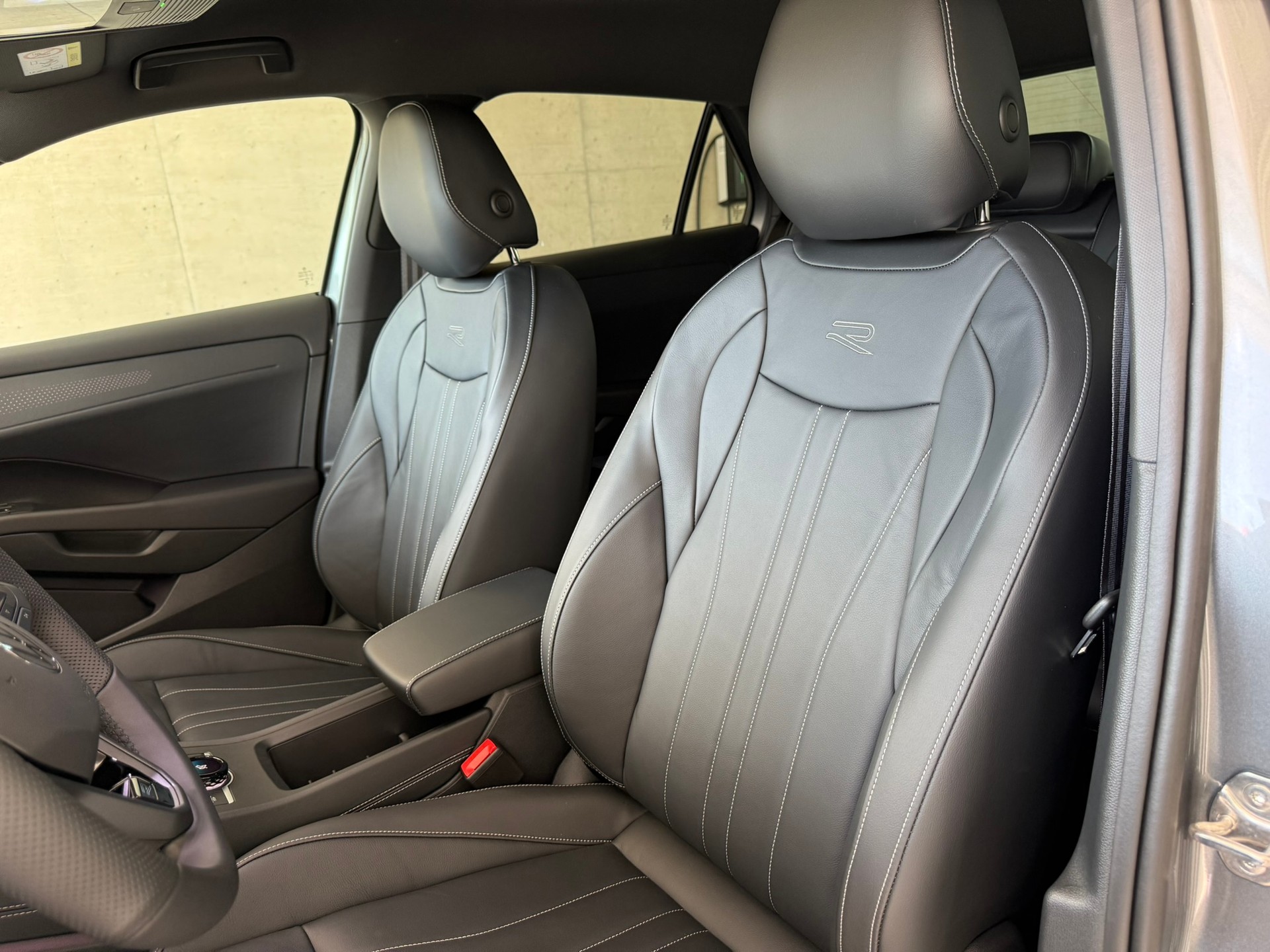 VW T-Roc 1.5 eTSI mHEV R-Line DSG-image-12