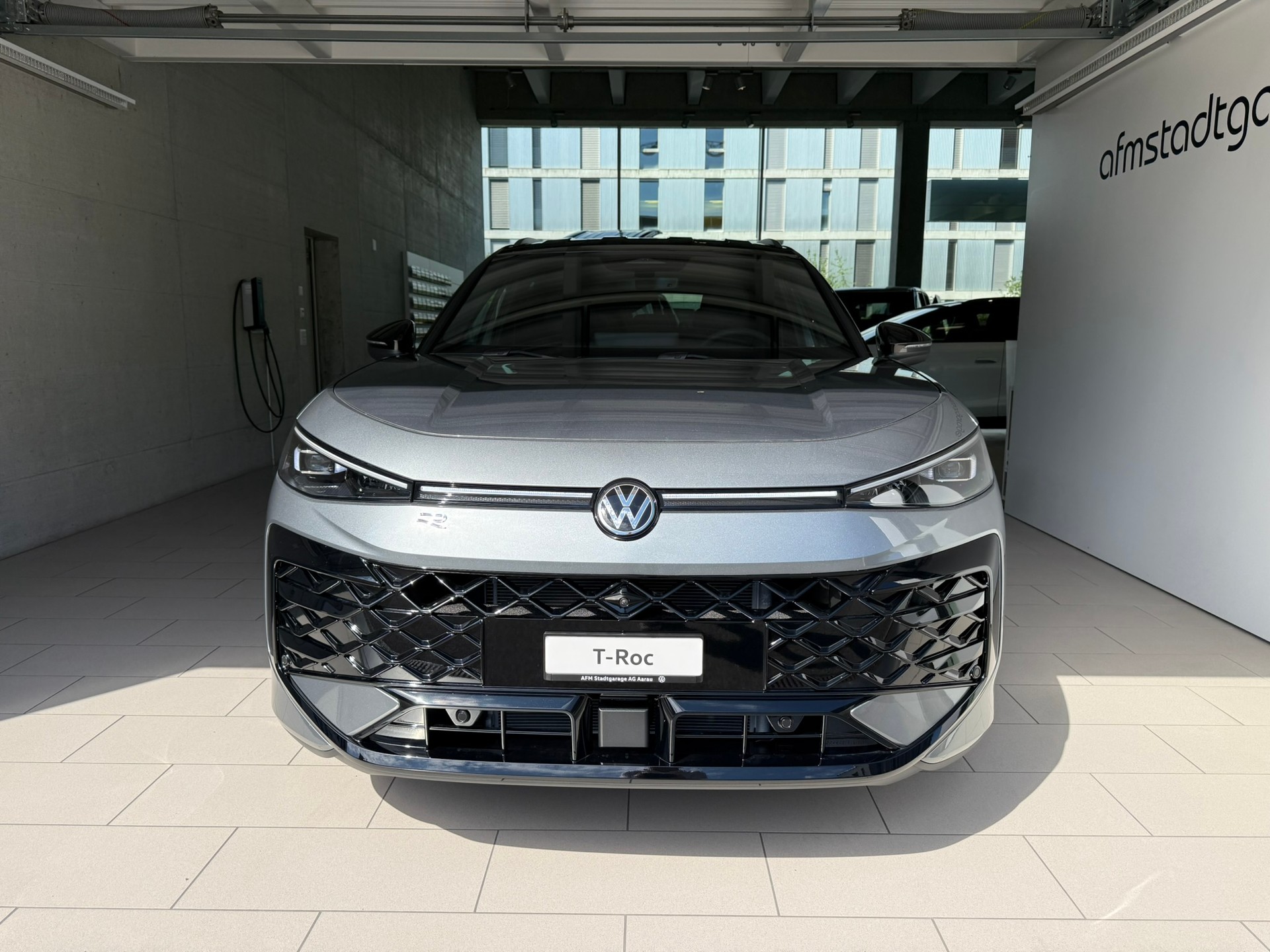 VW T-Roc 1.5 eTSI mHEV R-Line DSG-image-1