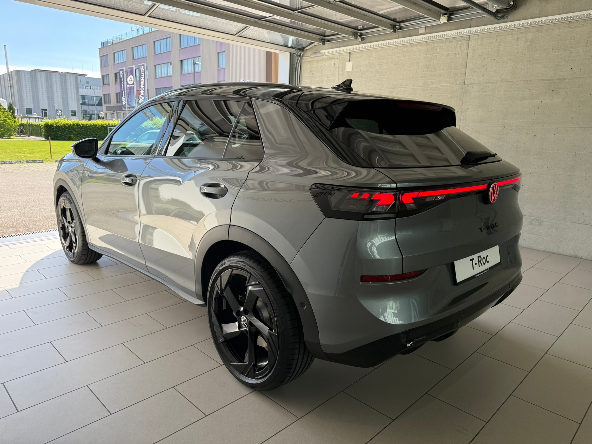 VW T-Roc 1.5 eTSI mHEV R-Line DSG-image-3