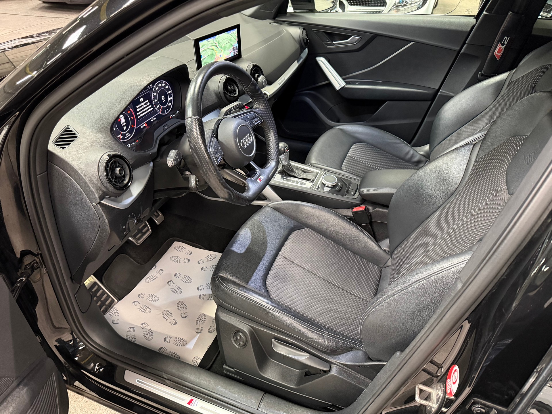 AUDI Q2 2.0 TFSI S-LINE quattro S-tronic-image-8