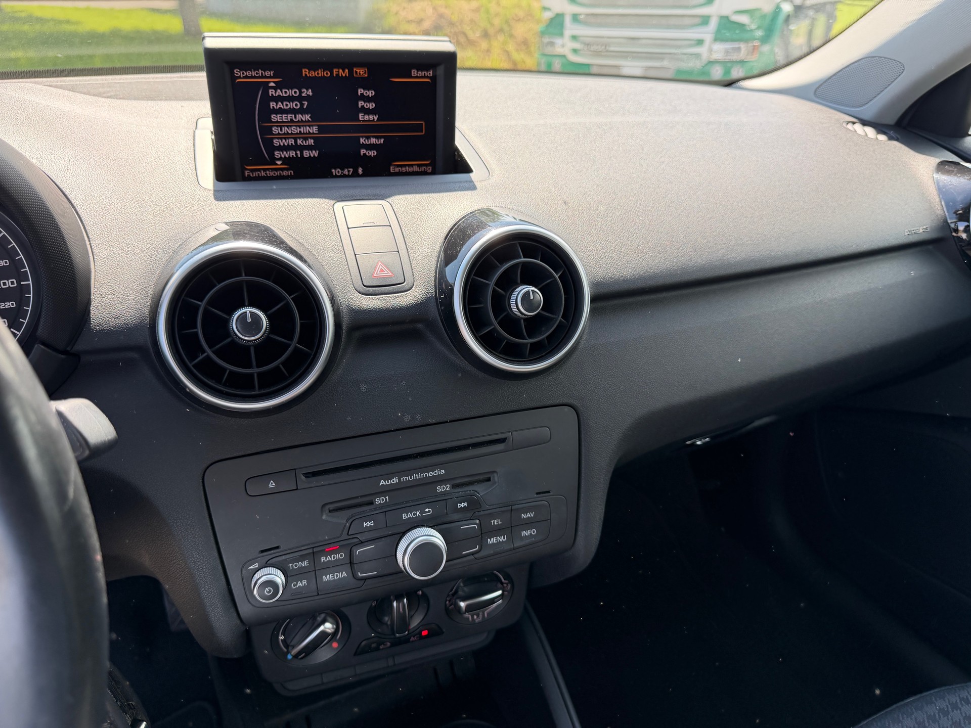 AUDI A1 1.2 TFSI Ambition-image-7