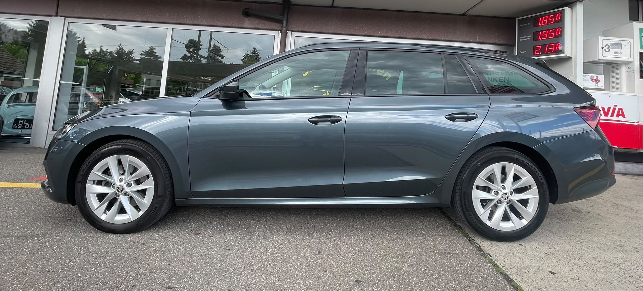 Car photo