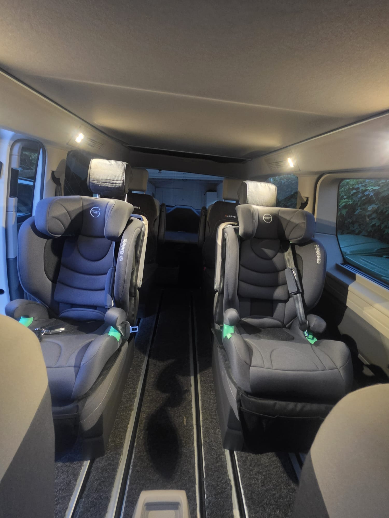 VW T7 California Beach Liberty 6 places-image-5
