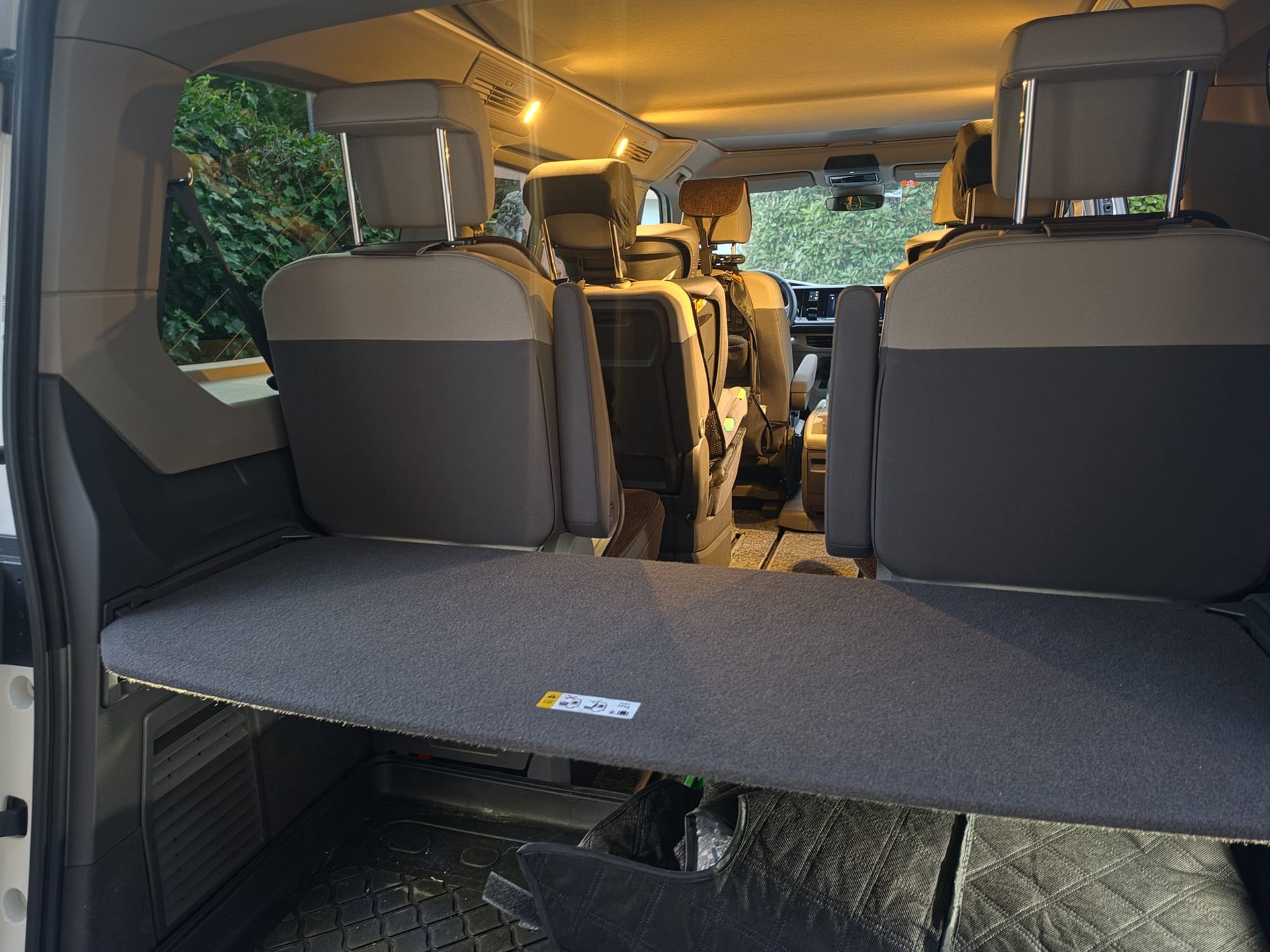 VW T7 California Beach Liberty 6 places-image-6