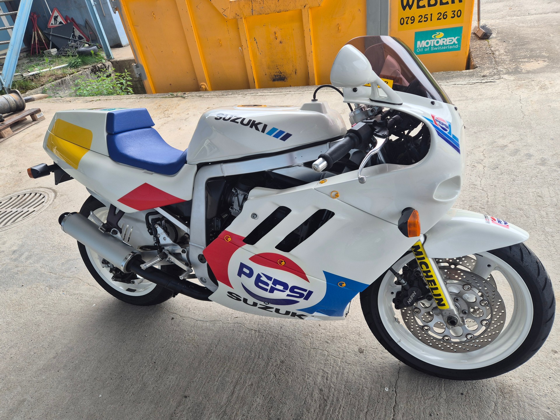 SUZUKI GSX-R 750 J