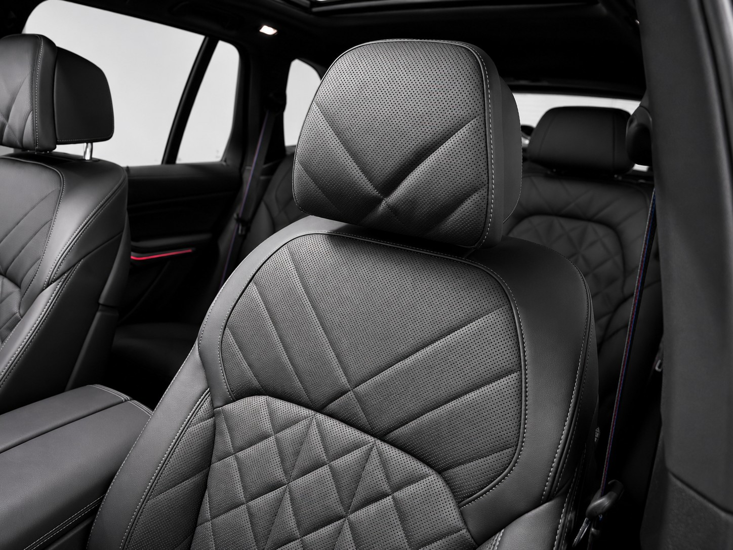 BMW X5 30d xDrive SAG 7 sitzer M-SPORT-image-13