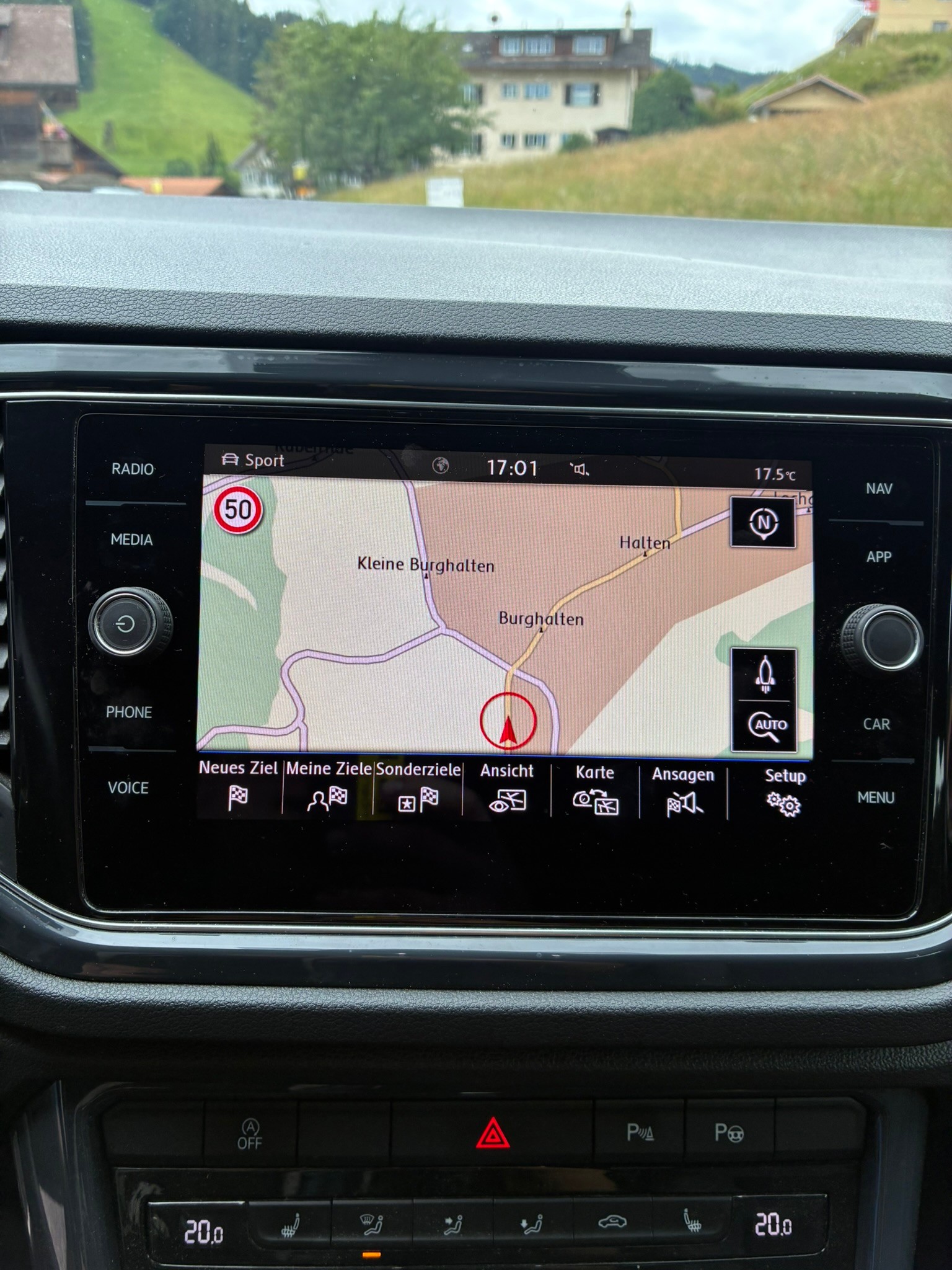 VW T-Roc 2.0 TSI Sport DSG 4Motion-image-10