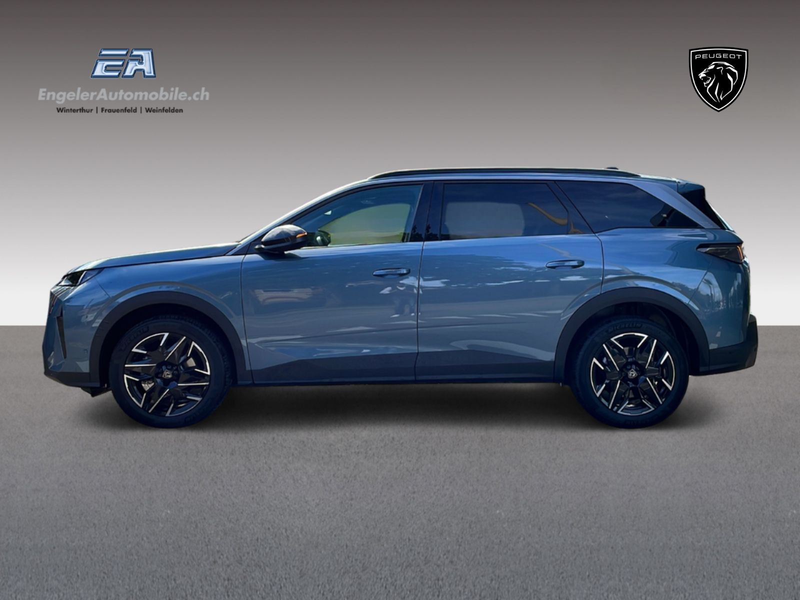 PEUGEOT 5008 1.2 Hybrid Allure-image-2