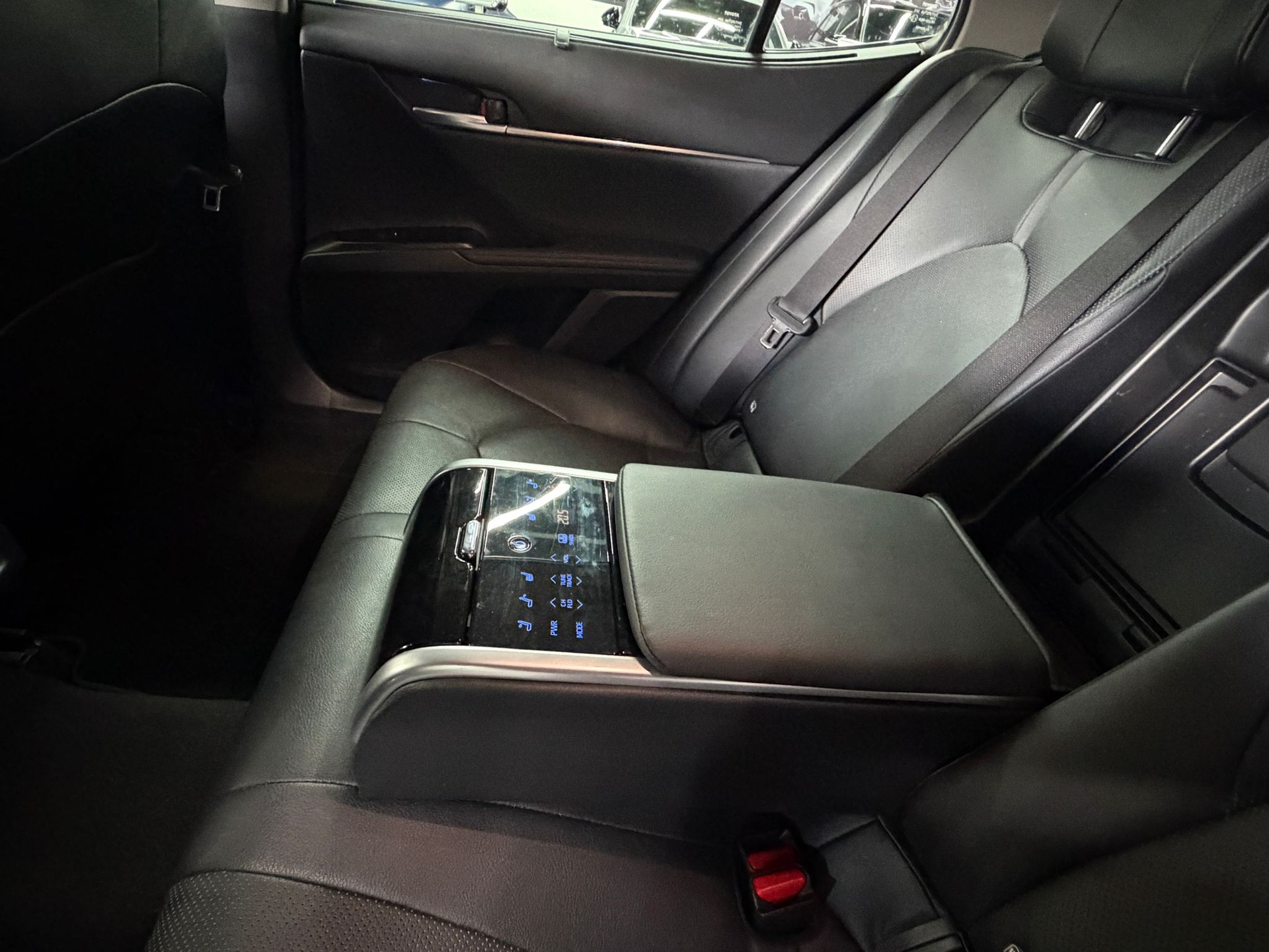 TOYOTA Camry 2.5 HSD e-CVT Premium-image-14