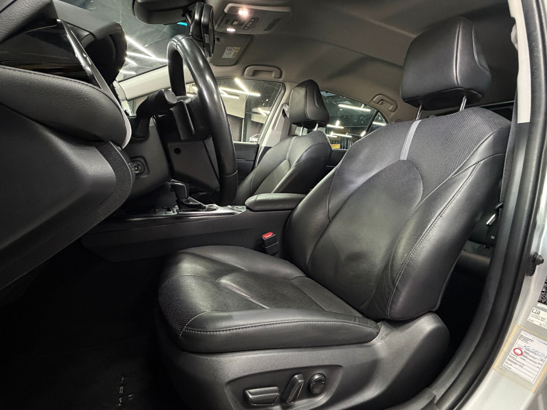 TOYOTA Camry 2.5 HSD e-CVT Premium-image-7