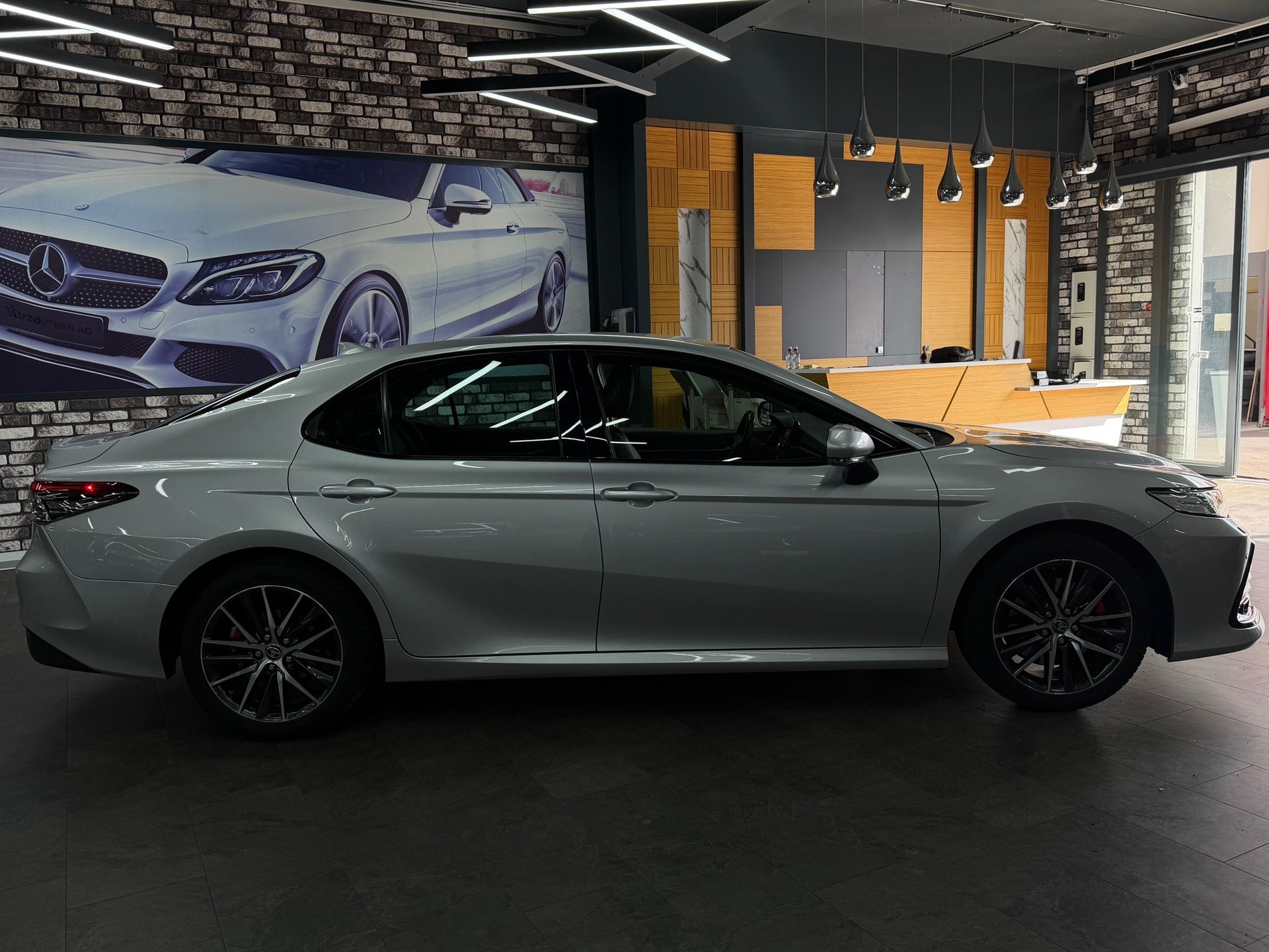 TOYOTA Camry 2.5 HSD e-CVT Premium-image-3