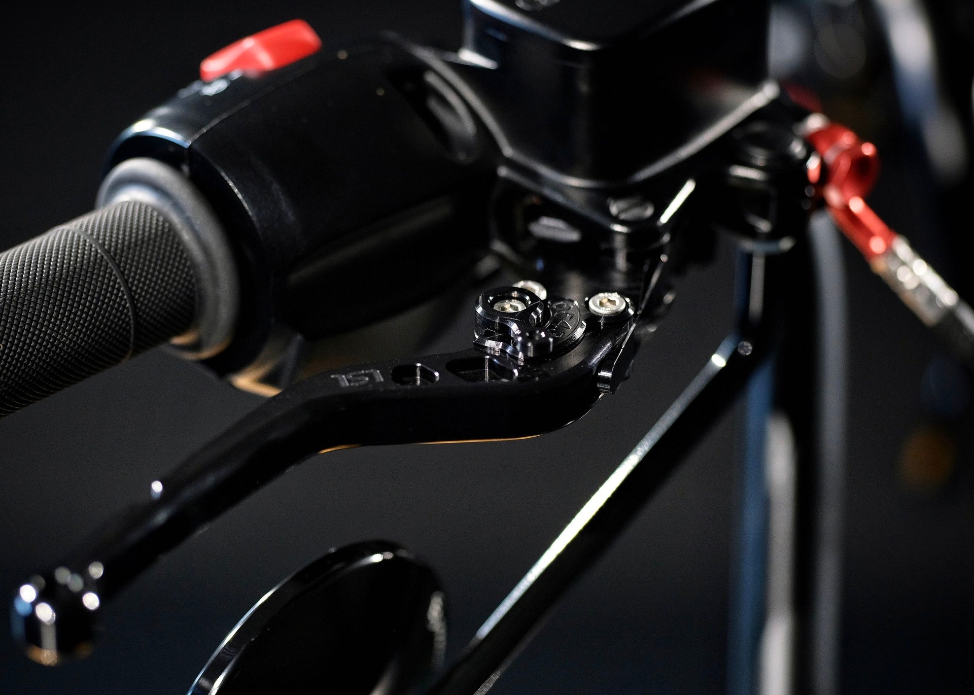 TRIUMPH Bonneville 1200 Bobber Black ABS-image-8