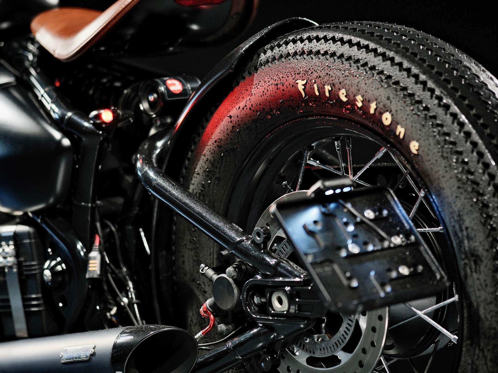 TRIUMPH Bonneville 1200 Bobber Black ABS-image-13