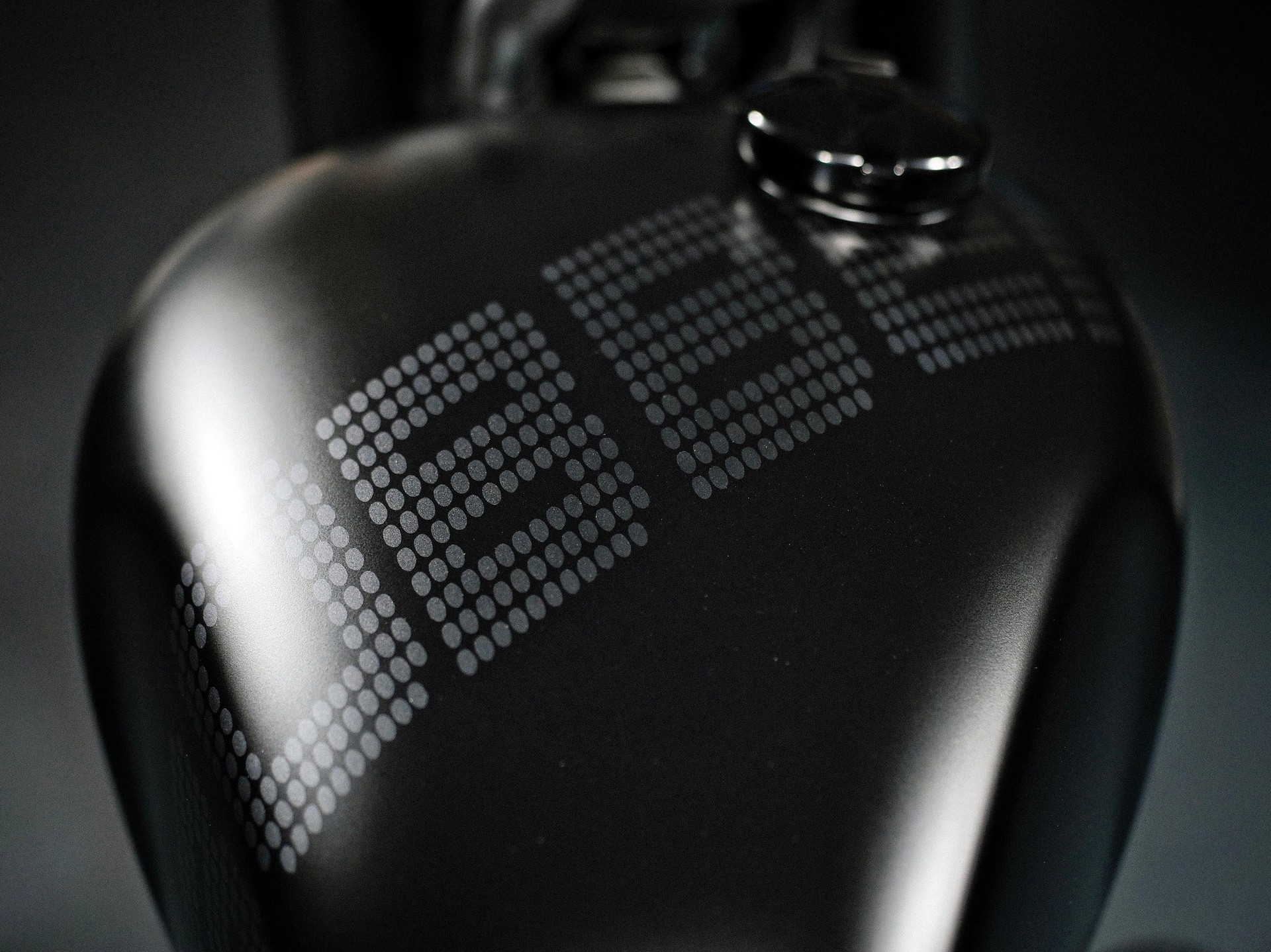 TRIUMPH Bonneville 1200 Bobber Black ABS-image-10