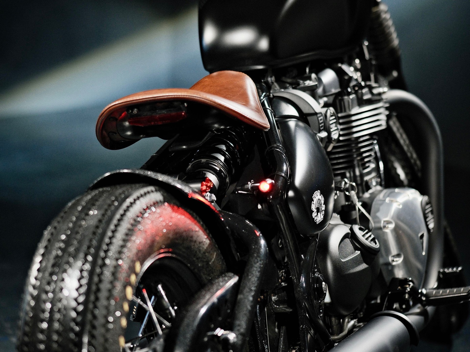 TRIUMPH Bonneville 1200 Bobber Black ABS-image-11