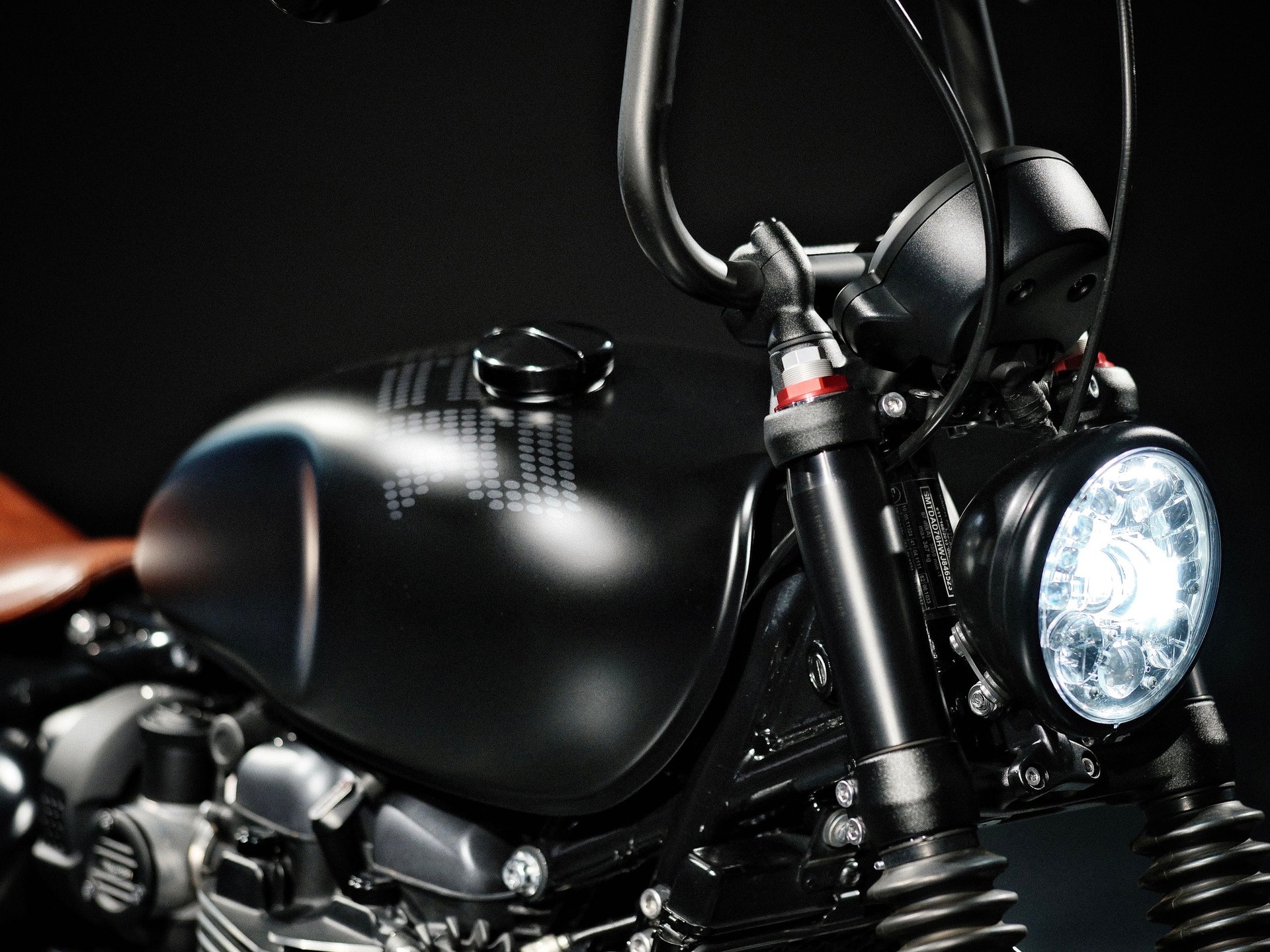 TRIUMPH Bonneville 1200 Bobber Black ABS-image-6