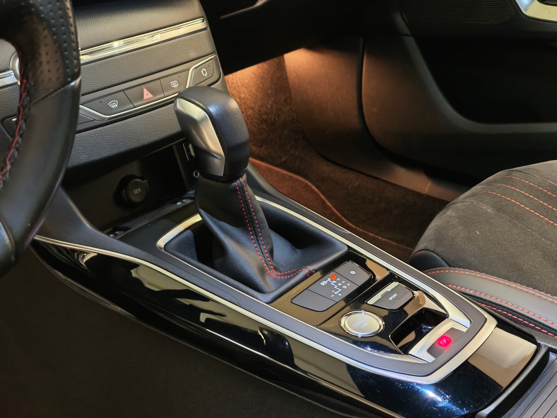 PEUGEOT 308 SW 2.0 BlueHDI GT Automatic-image-18