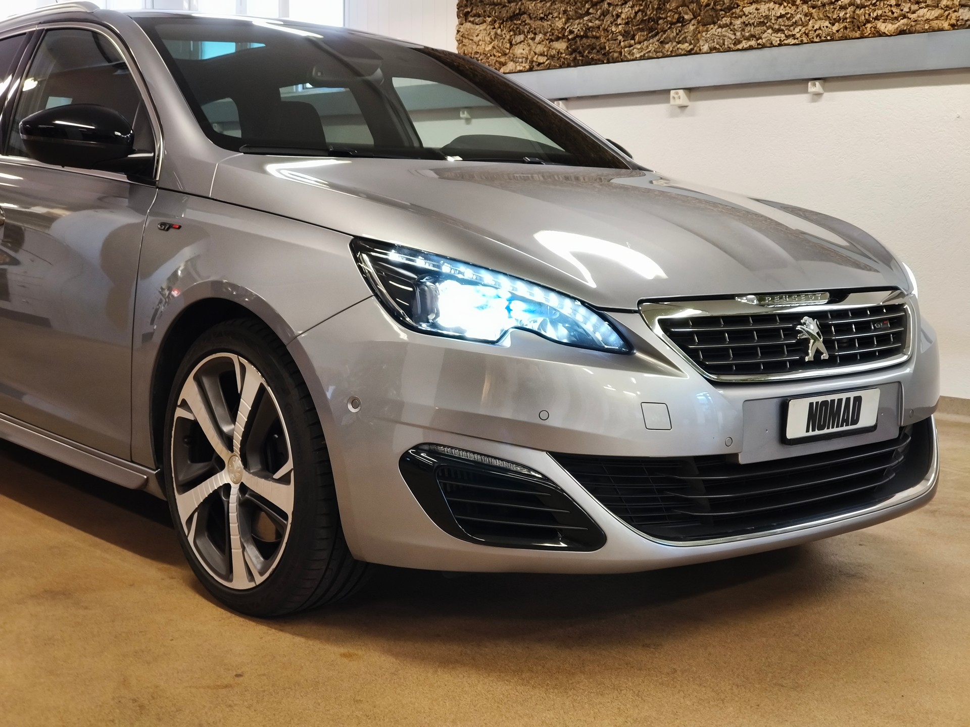 PEUGEOT 308 SW 2.0 BlueHDI GT Automatic-image-7