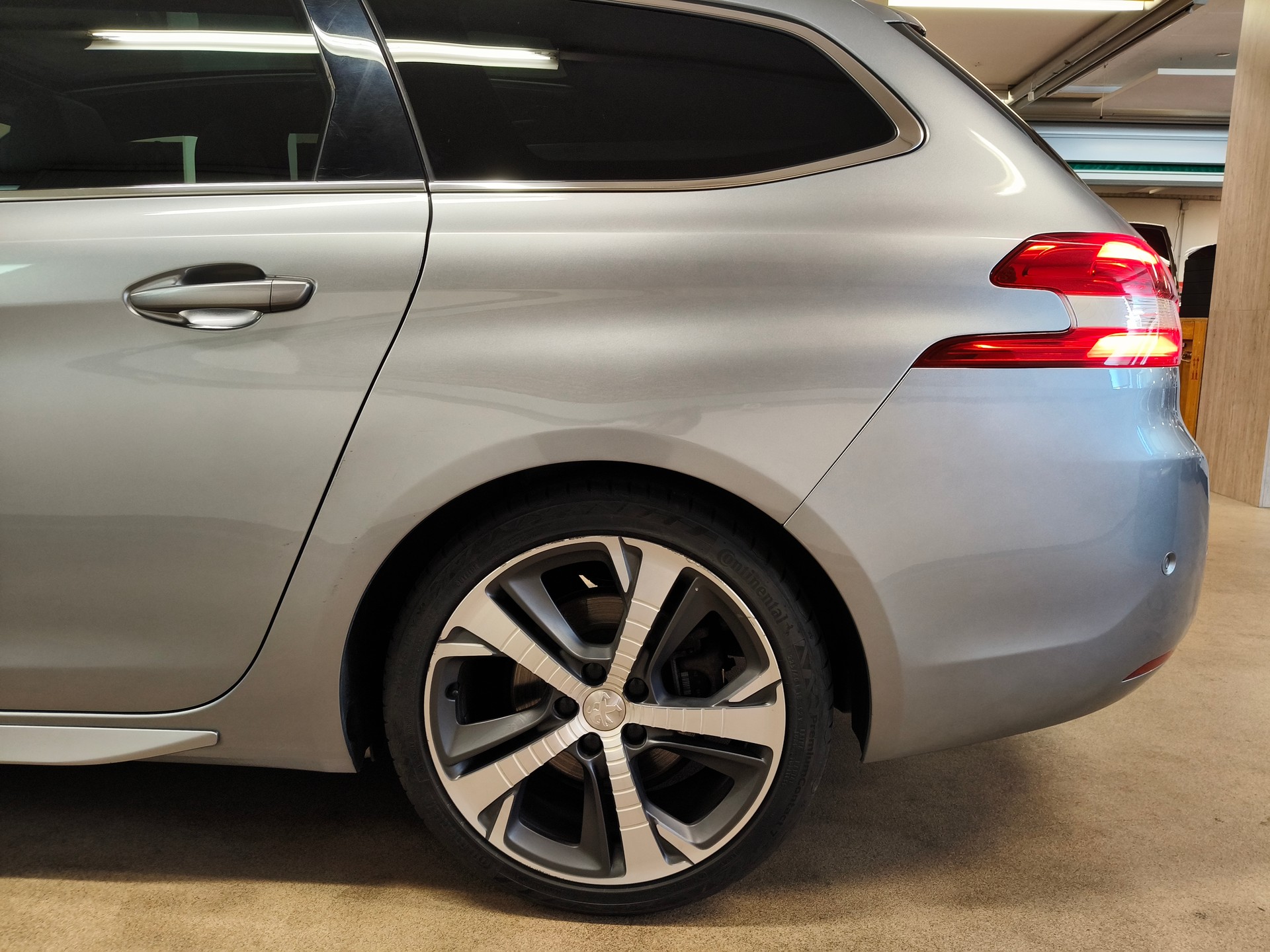 PEUGEOT 308 SW 2.0 BlueHDI GT Automatic-image-15