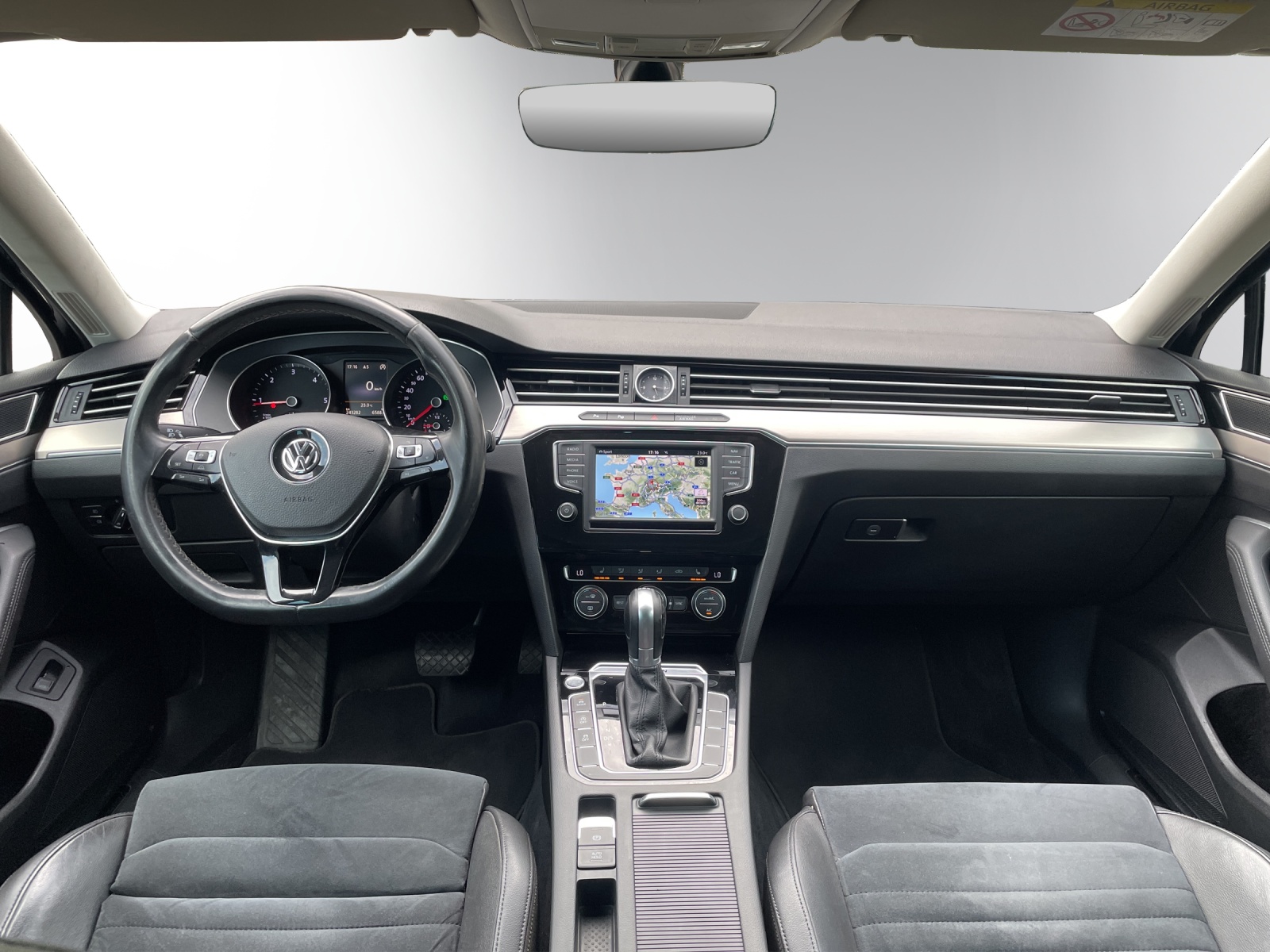 VW Passat Variant 2.0 TDI BMT High. DSG 4Motion-image-14