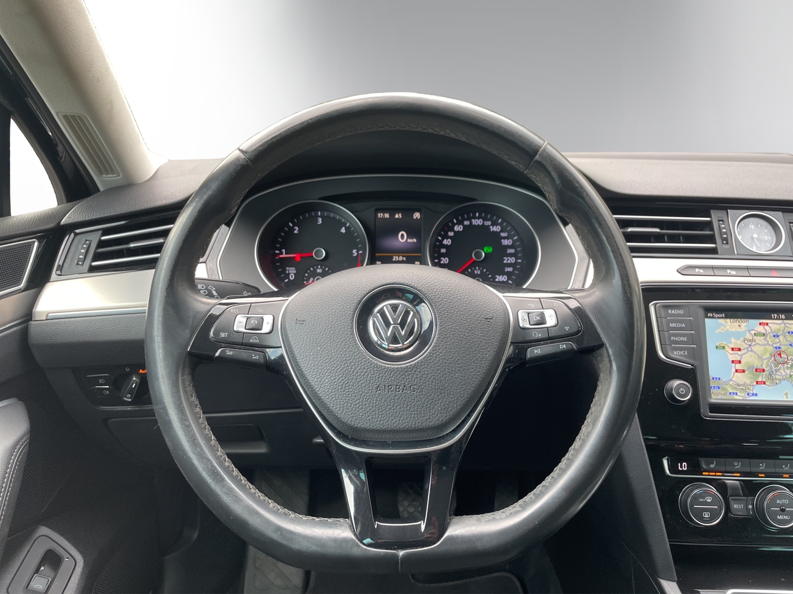 VW Passat Variant 2.0 TDI BMT High. DSG 4Motion-image-13