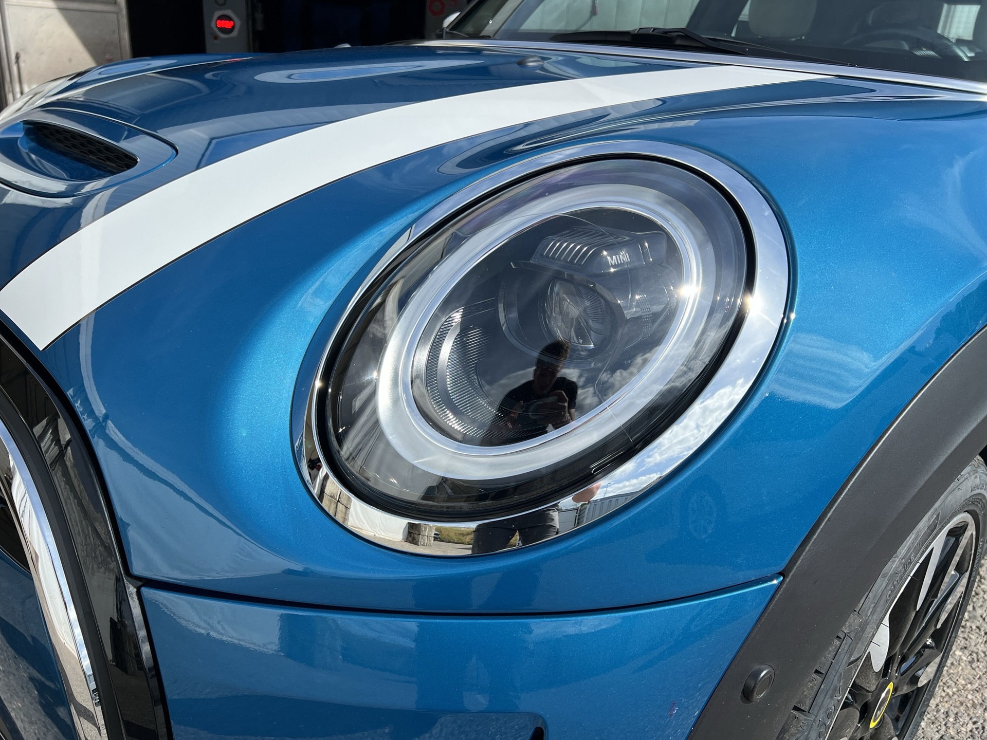 MINI Cooper SE Mosaert Edition-image-16