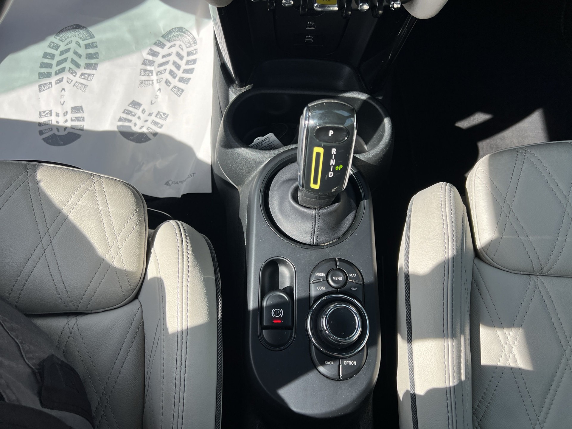 MINI Cooper SE Mosaert Edition-image-11