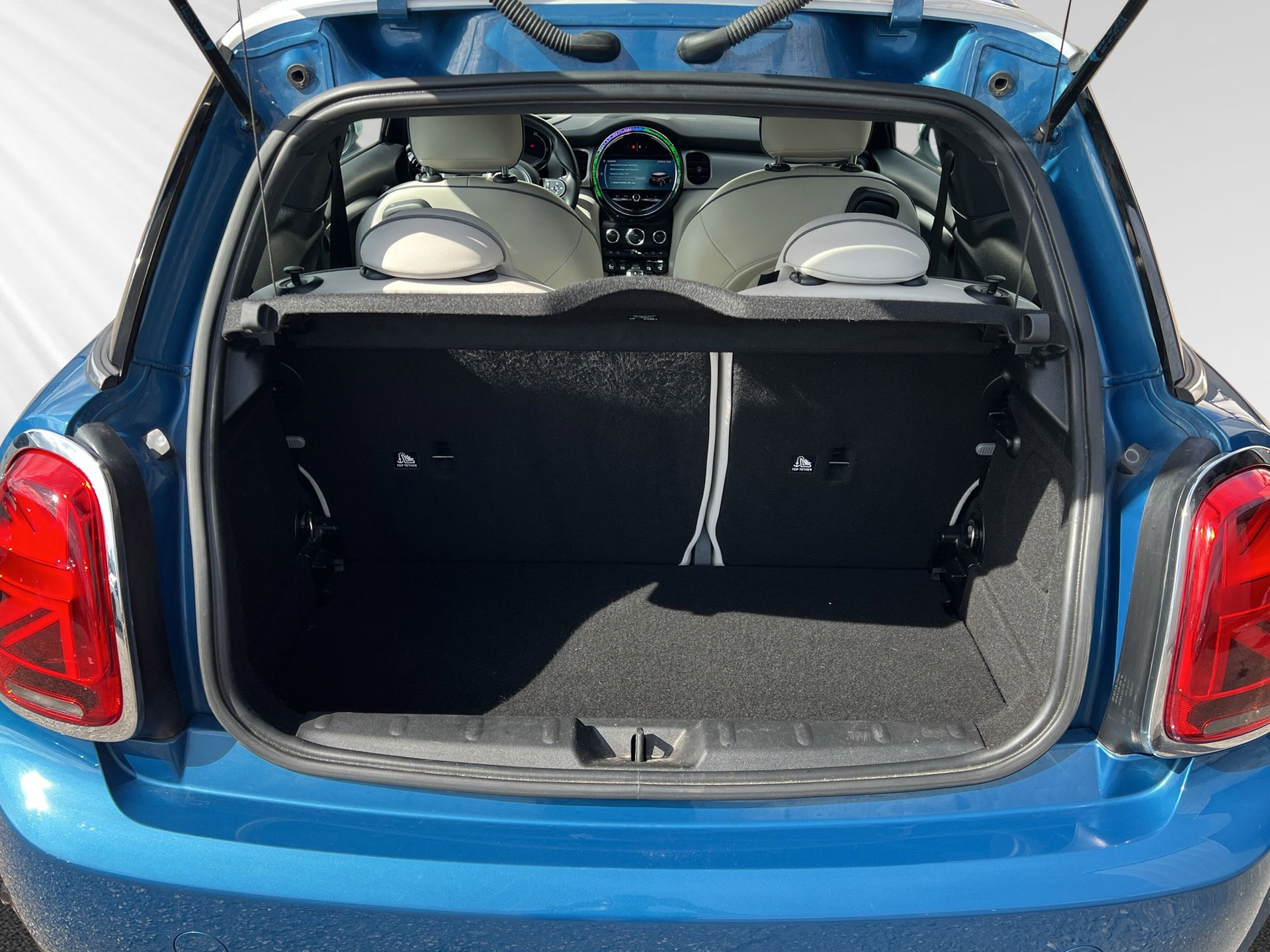 MINI Cooper SE Mosaert Edition-image-7