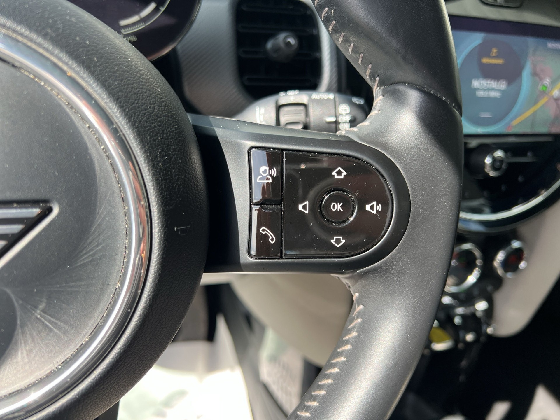 MINI Cooper SE Mosaert Edition-image-14