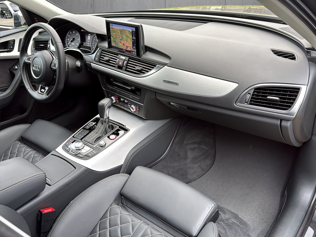 AUDI S6 Avant 4.0 TFSI V8 quattro S-tronic*Standheizung, AHK, Panodach*-image-12