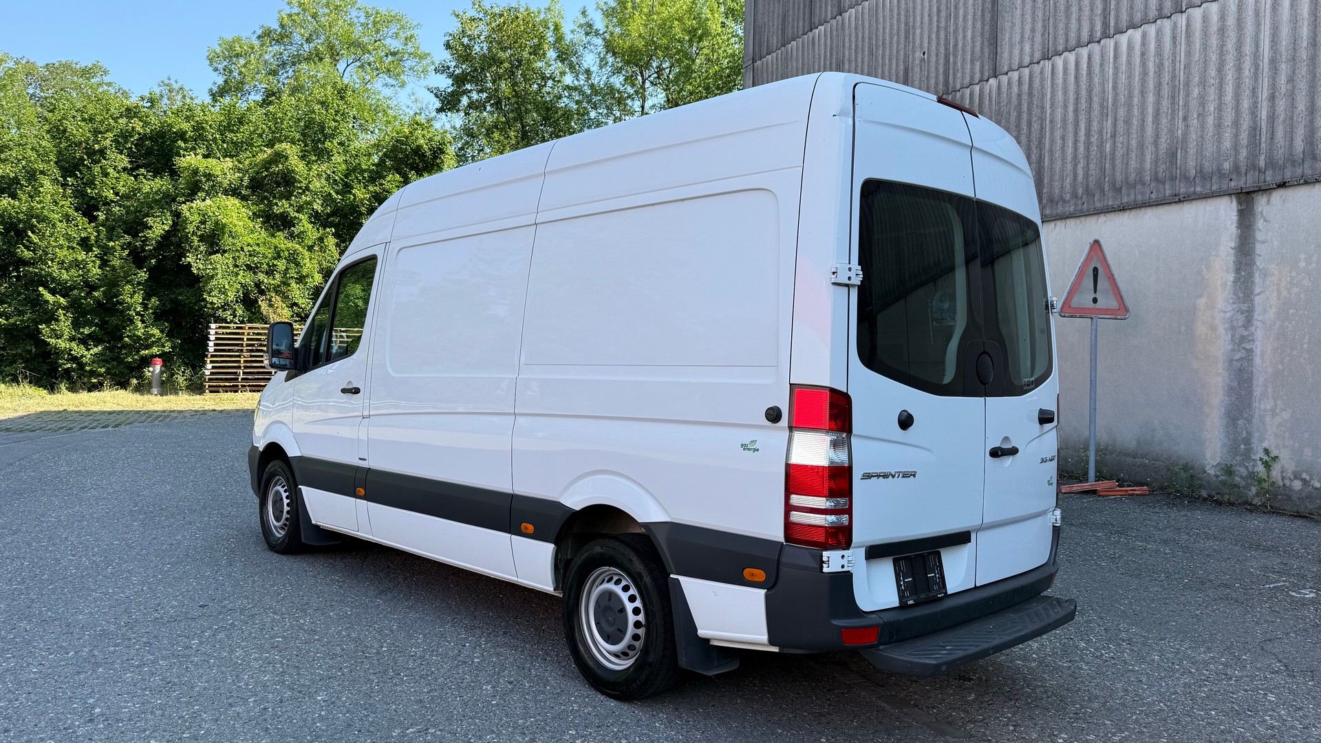 MERCEDES-BENZ Sprinter 316 NGT Standard klimatisiert mit Schranke-image-7