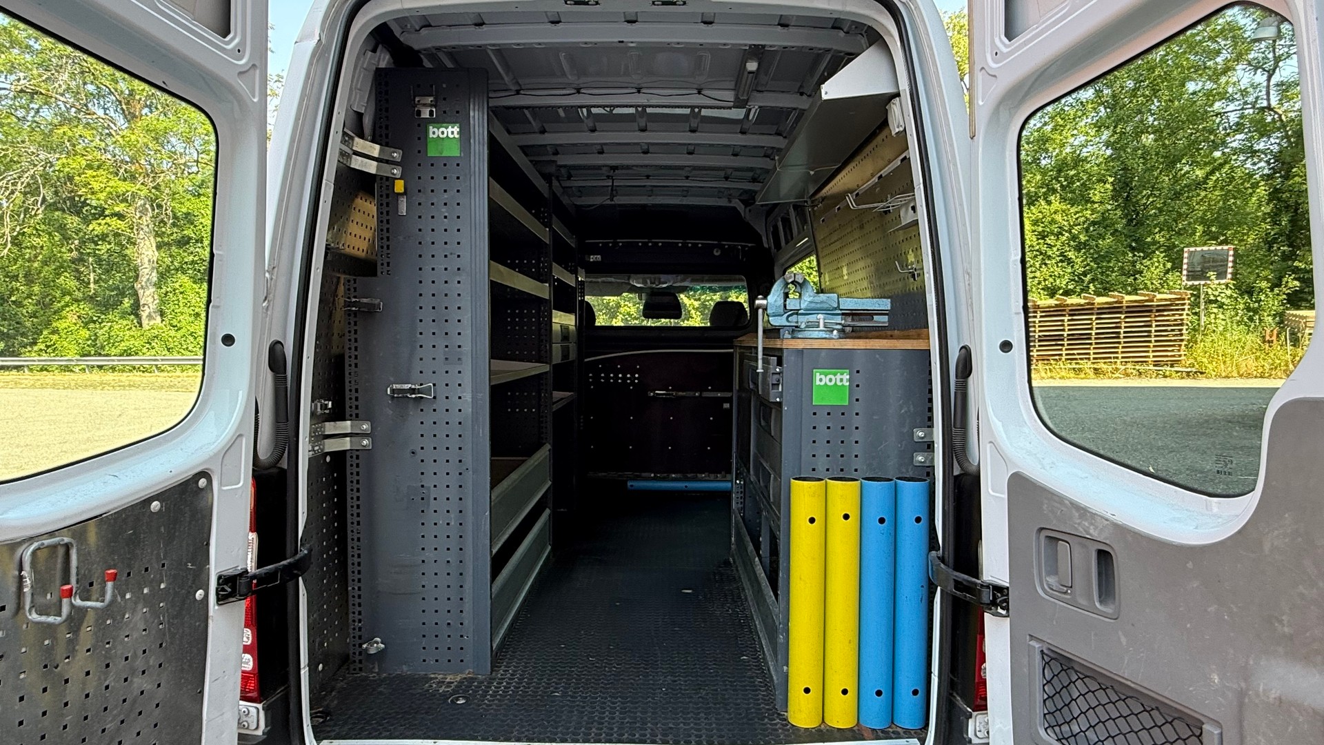 MERCEDES-BENZ Sprinter 316 NGT Standard klimatisiert mit Schranke-image-13