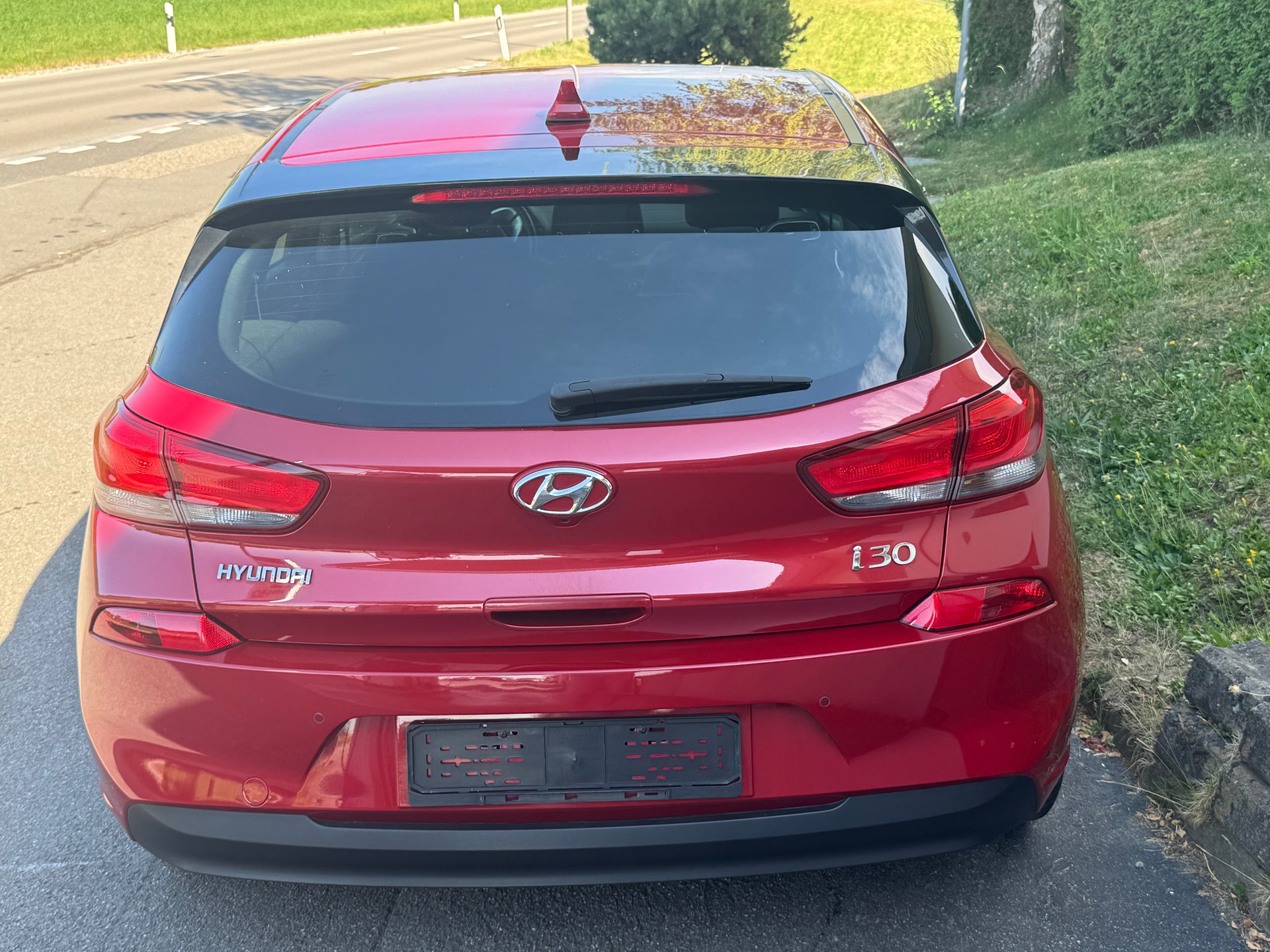 HYUNDAI i30 1.4 T-GDi Amplia-image-4