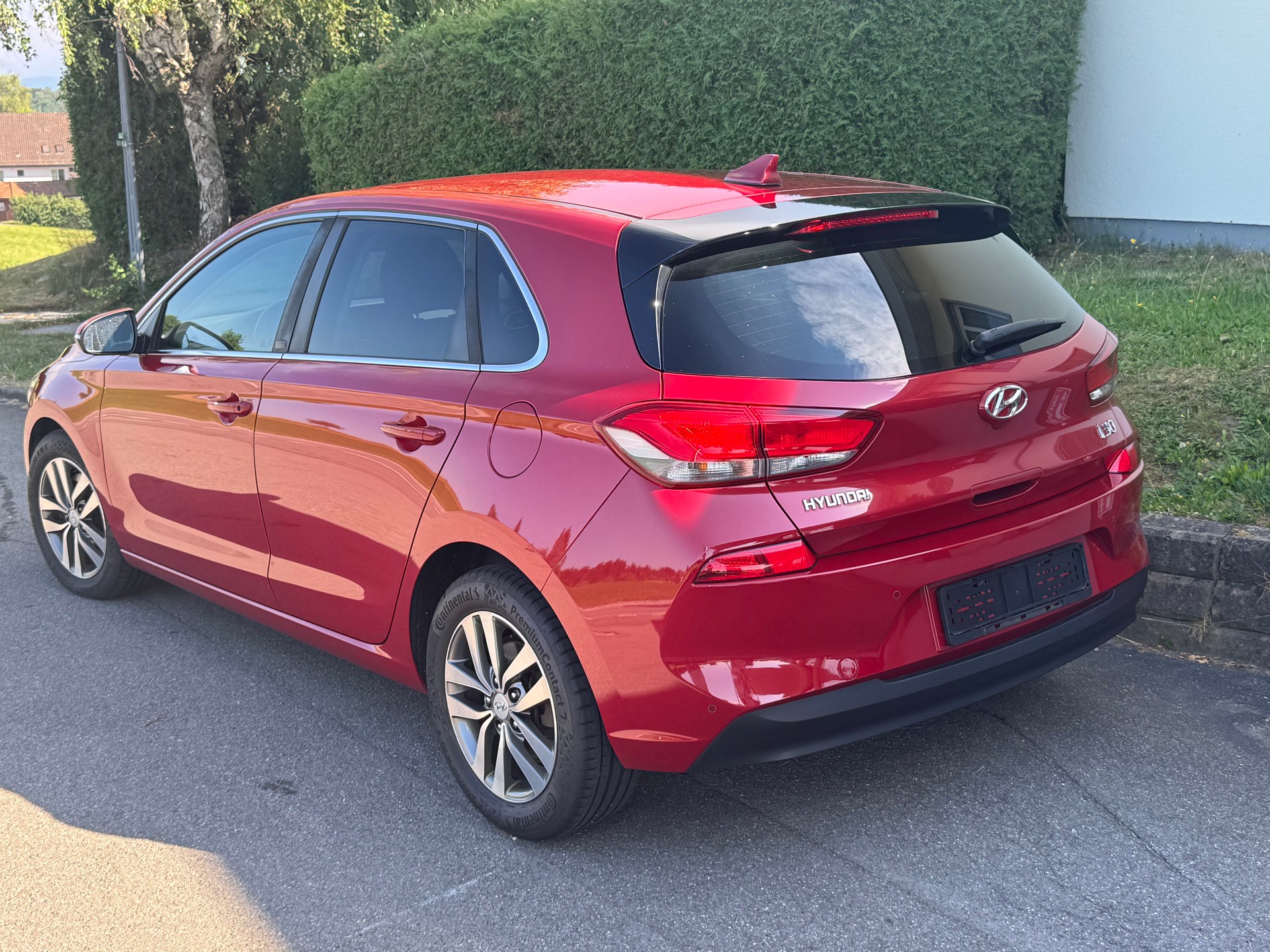 HYUNDAI i30 1.4 T-GDi Amplia-image-3