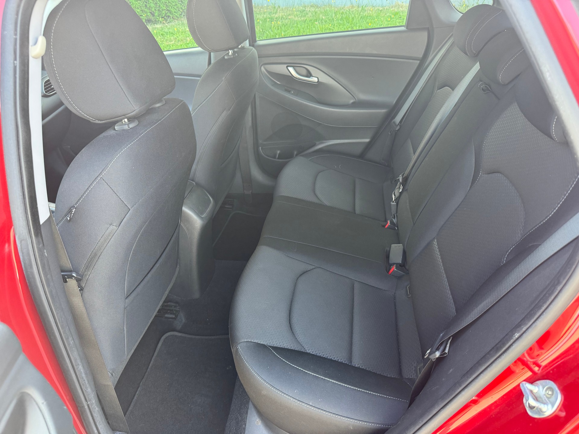 HYUNDAI i30 1.4 T-GDi Amplia-image-9