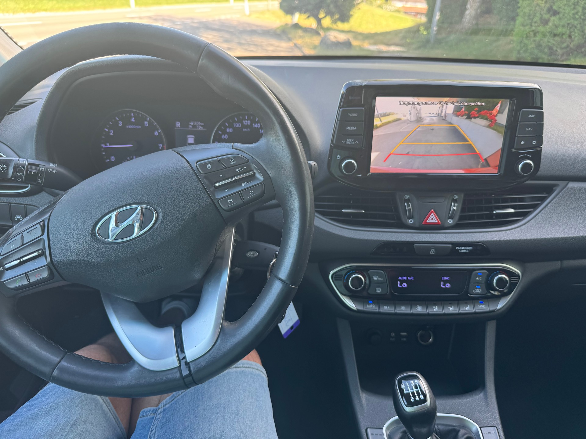 HYUNDAI i30 1.4 T-GDi Amplia-image-13