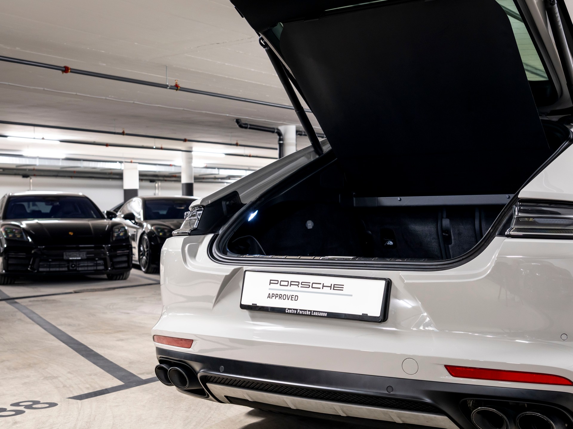 PORSCHE Panamera GTS PDK-image-6