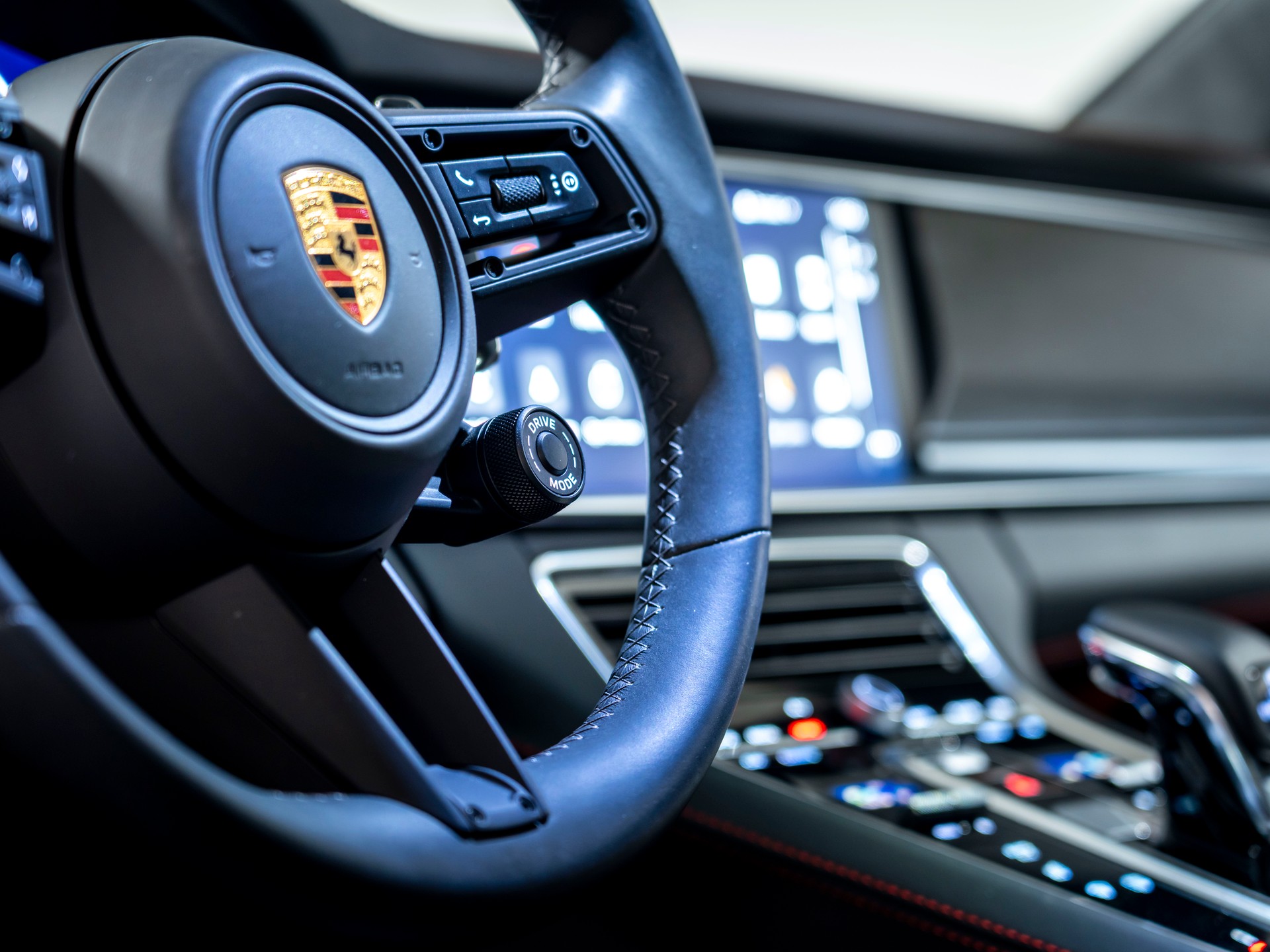 PORSCHE Panamera GTS PDK-image-17