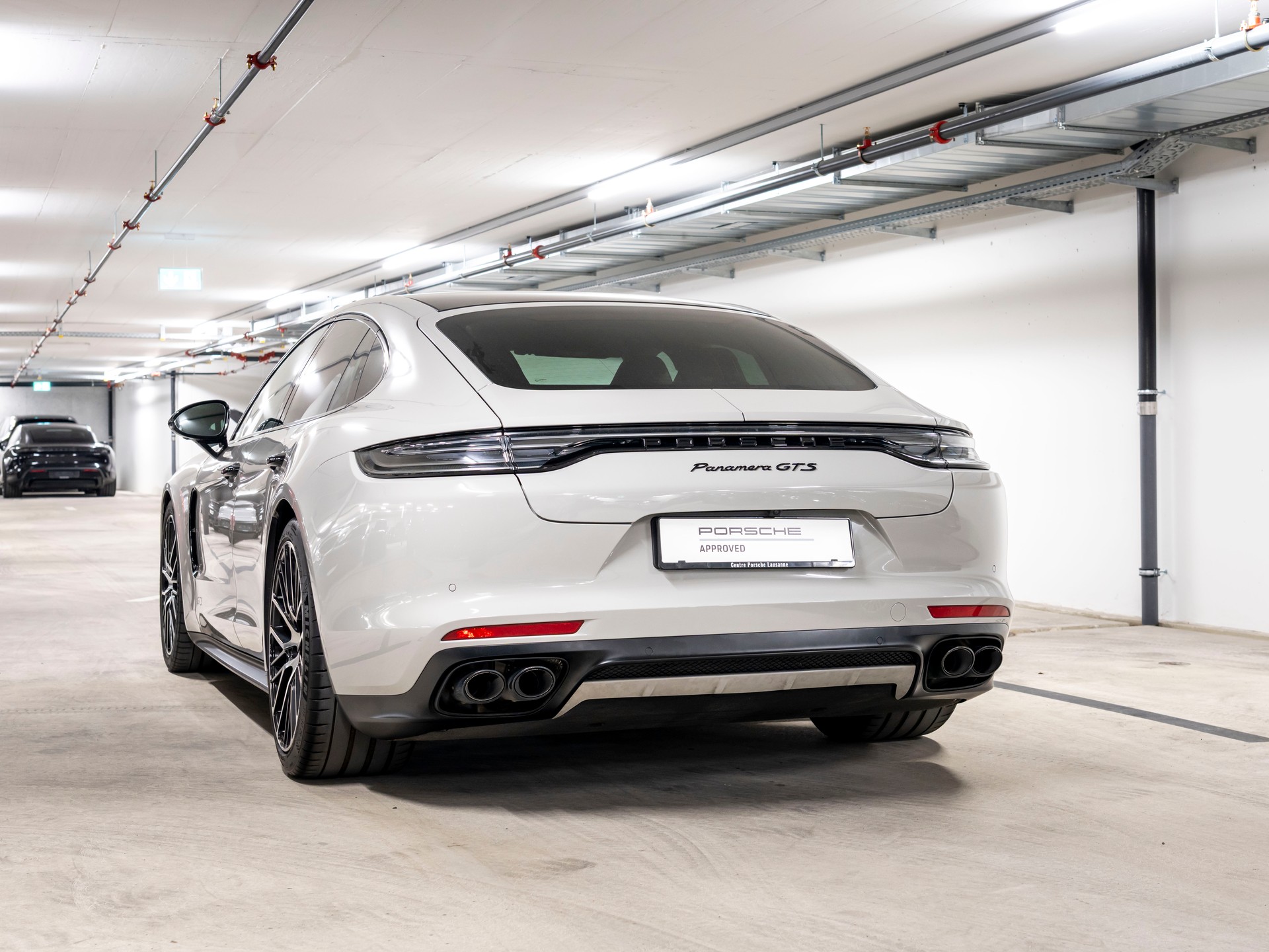 PORSCHE Panamera GTS PDK-image-2