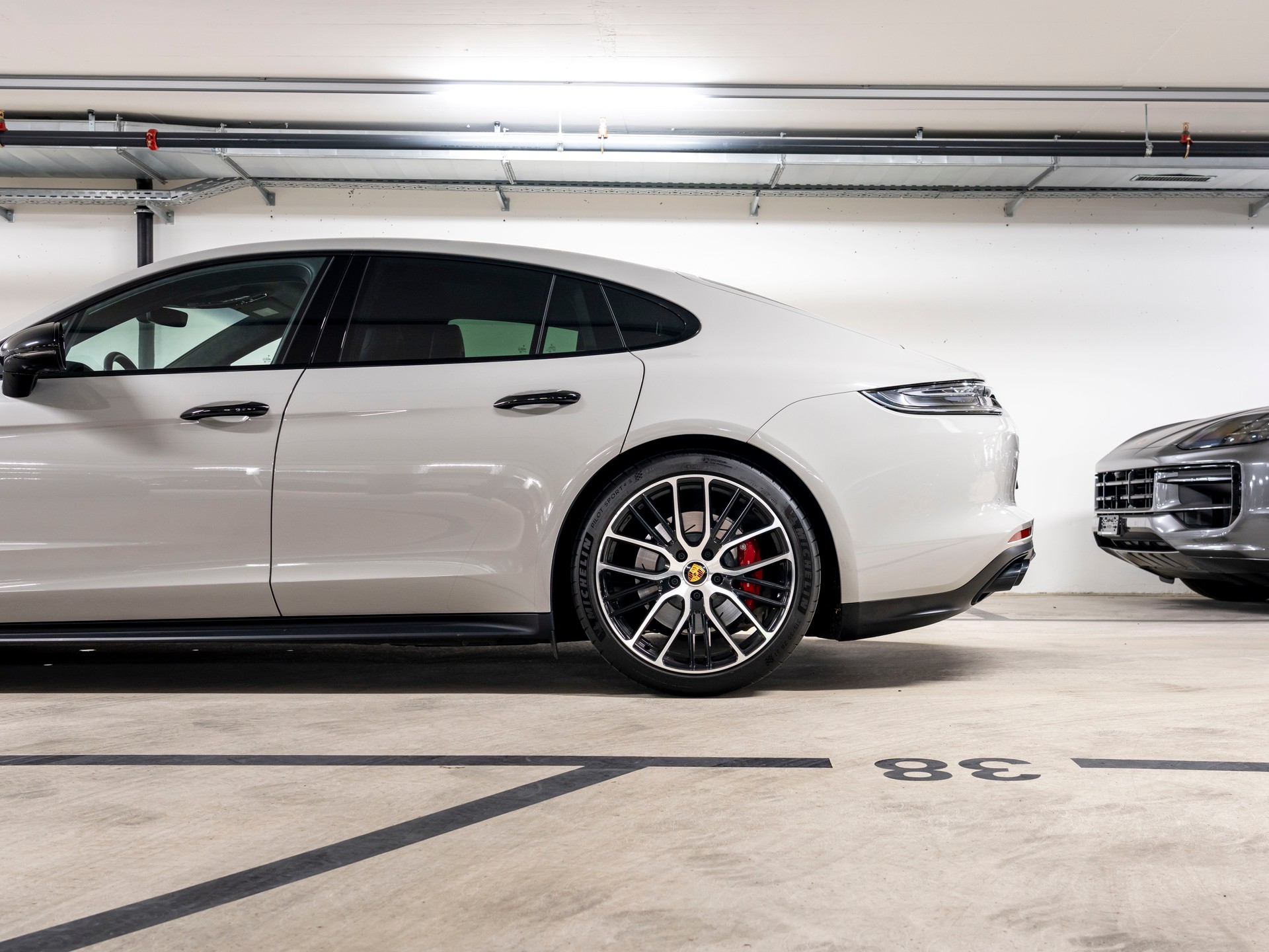PORSCHE Panamera GTS PDK-image-8