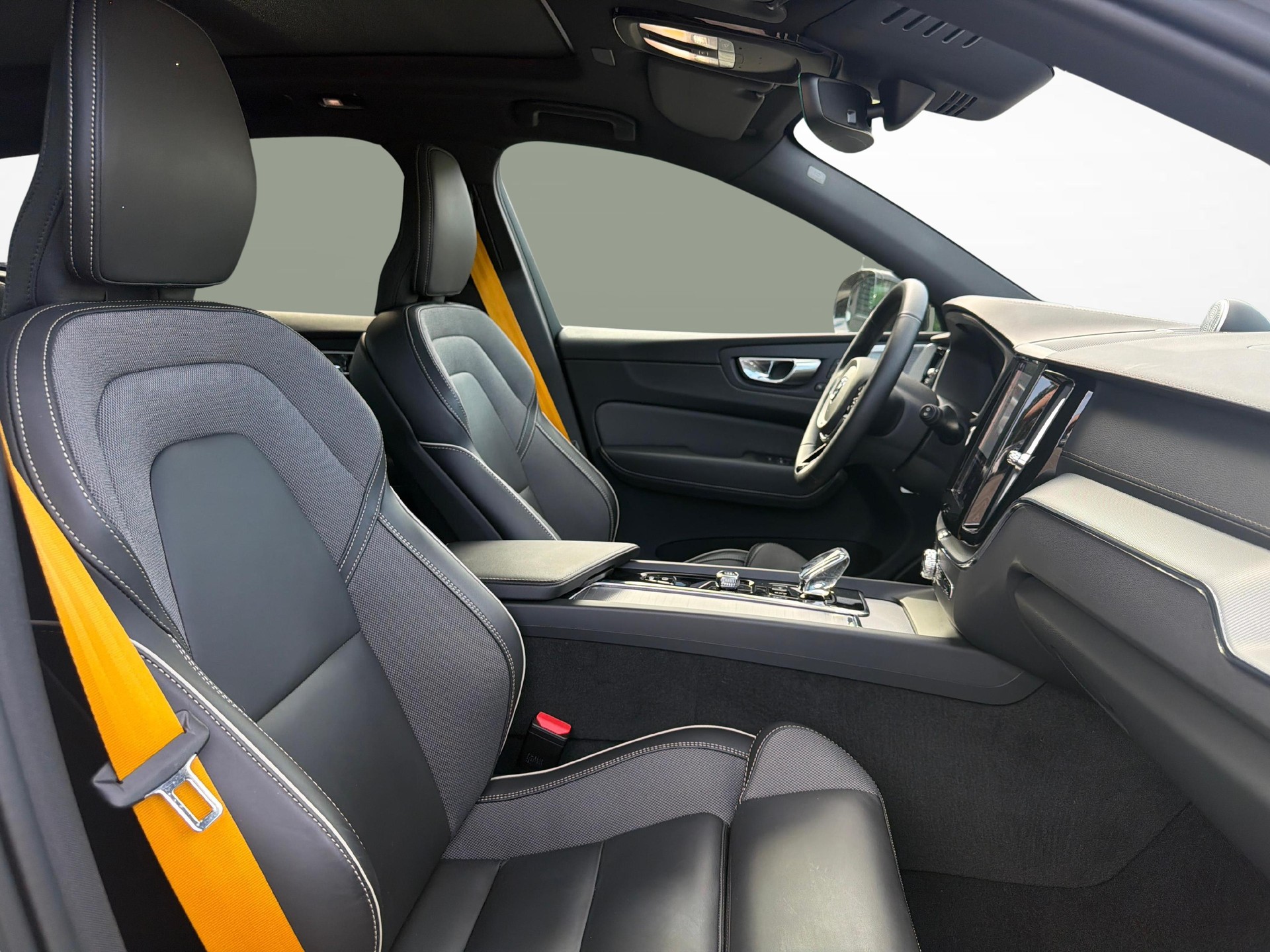 VOLVO XC60 2.0 T8 TE Polestar eAWD-image-12