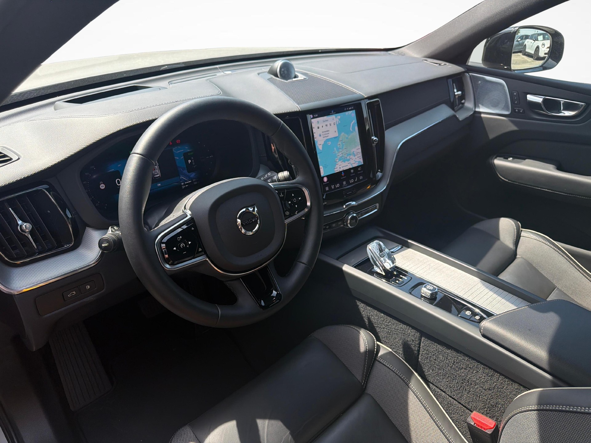 VOLVO XC60 2.0 T8 TE Polestar eAWD-image-11