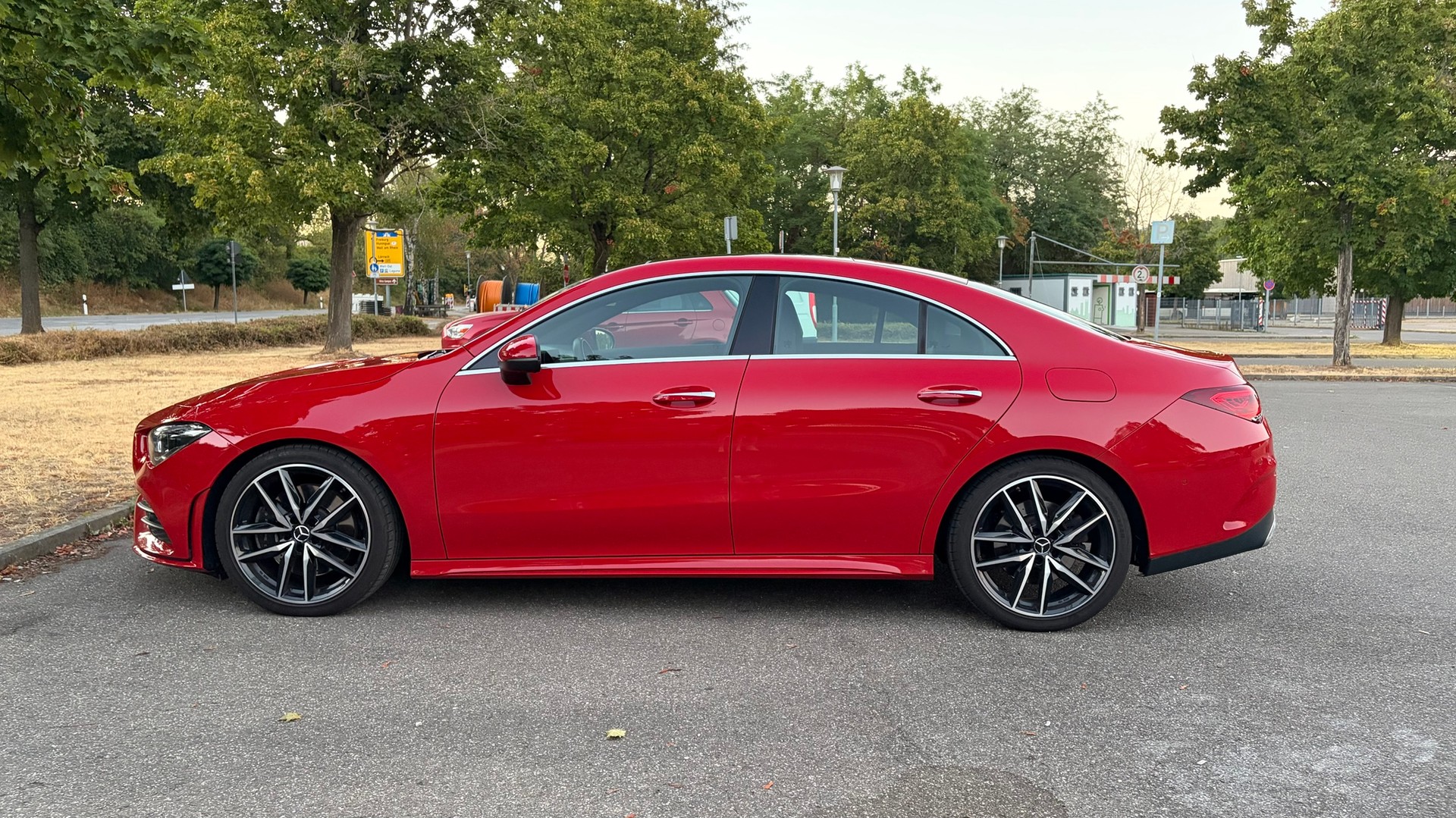 MERCEDES-BENZ CLA 250 AMG Line-image-2