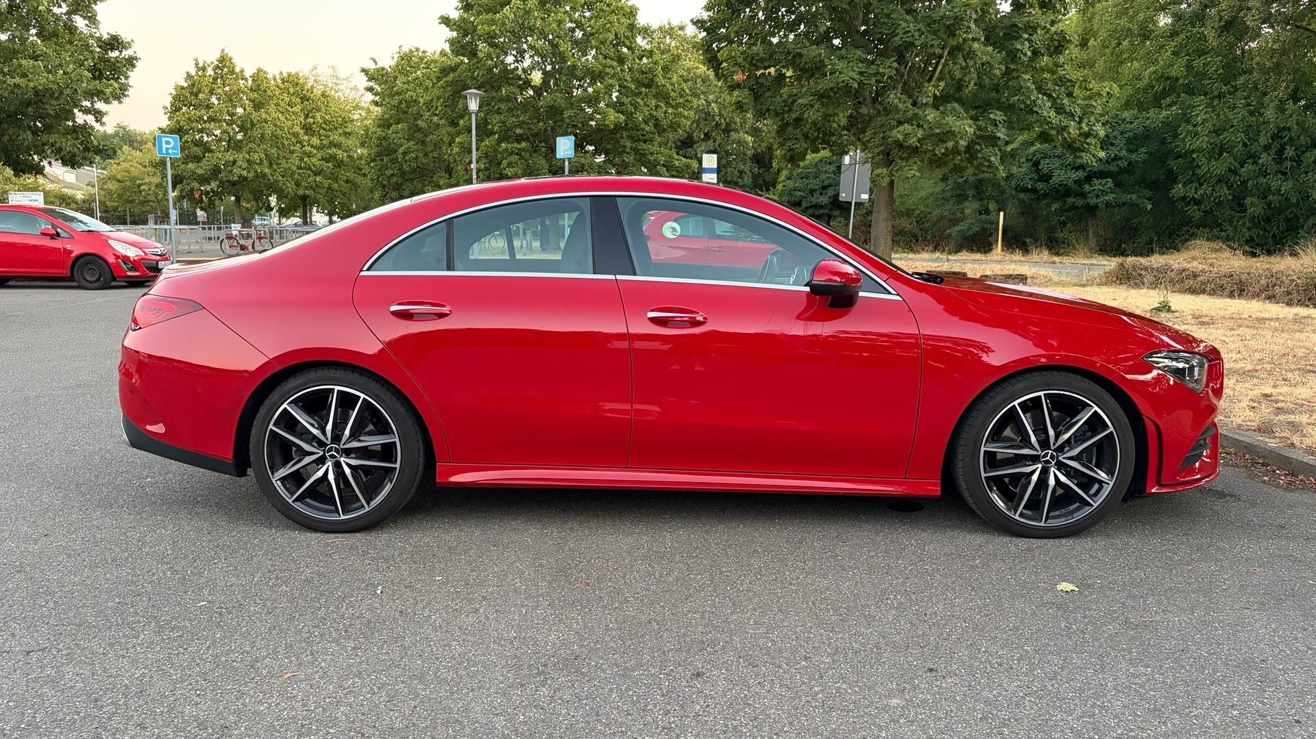 MERCEDES-BENZ CLA 250 AMG Line-image-3