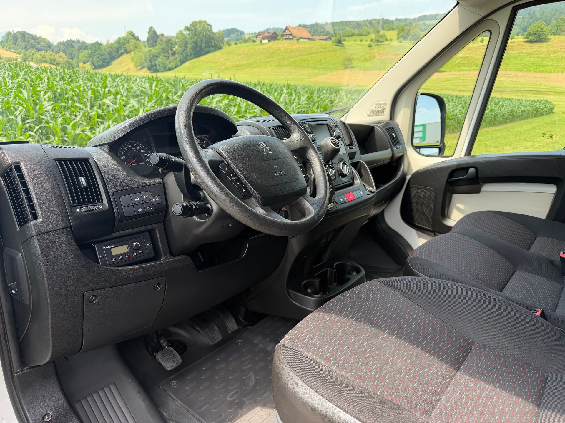 PEUGEOT Boxer 2.0 HDI 335 Allure L2H2-image-7