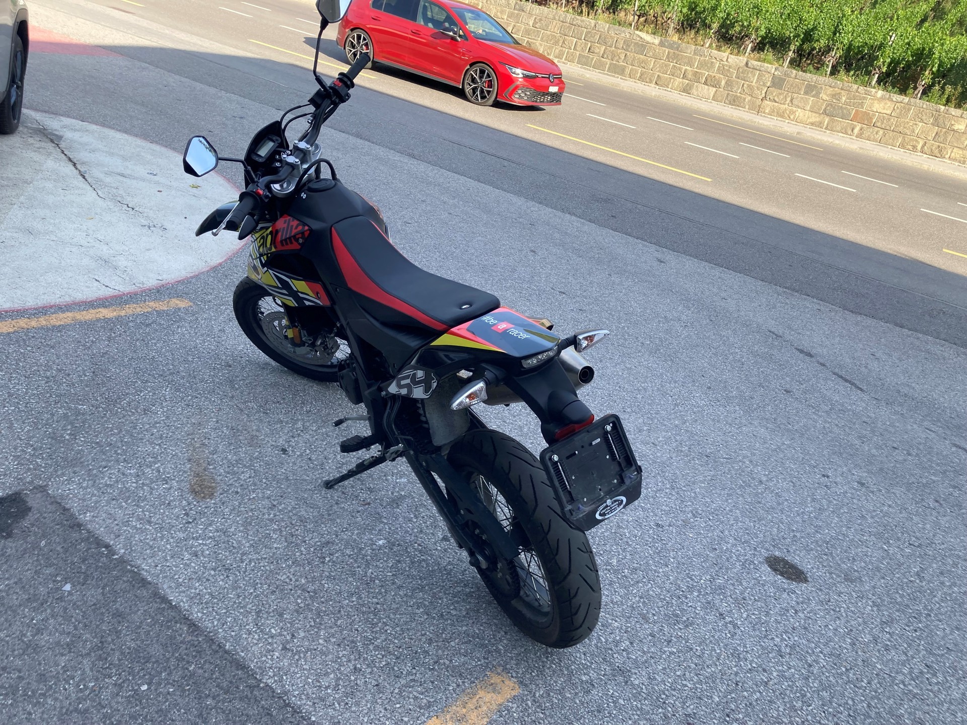 APRILIA SX 125-showroom-element-2