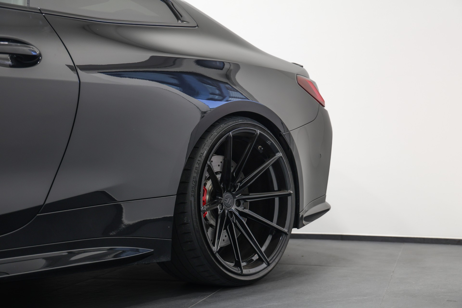BMW M4 Coupé Competition M xDrive *CH-Fahrzeug*Tief*Breit*Wheelforce*-image-11