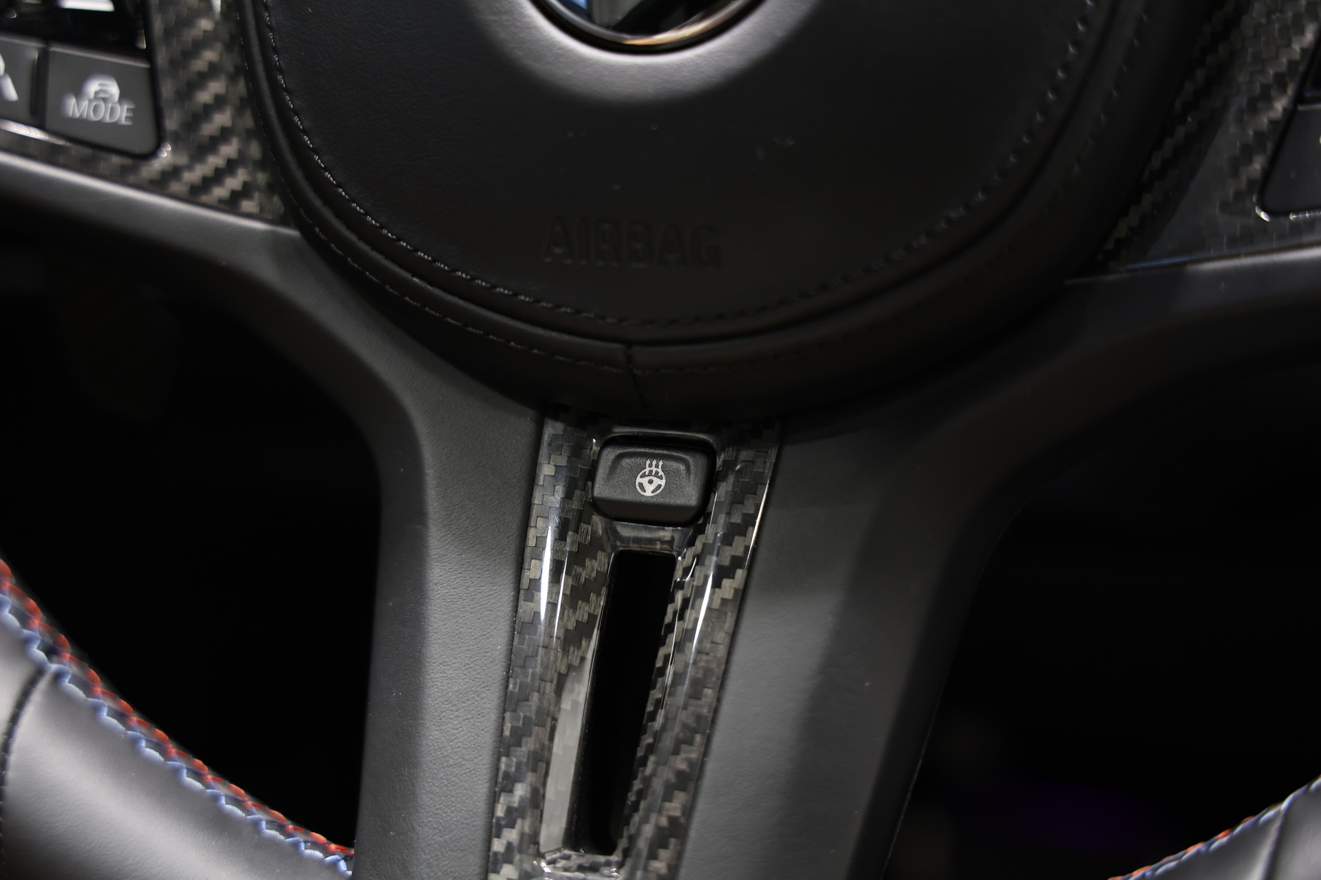BMW M4 Coupé Competition M xDrive *CH-Fahrzeug*Tief*Breit*Wheelforce*-image-27