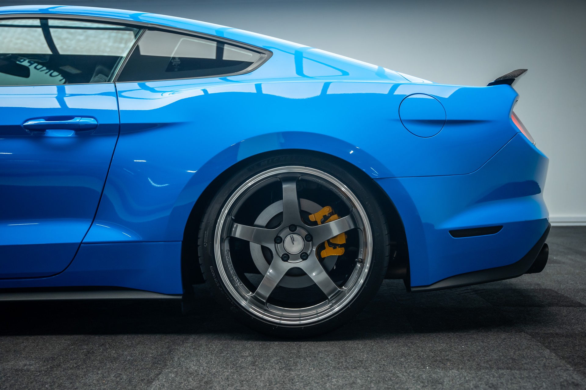 FORD * Mustang 5.0 V8 HANDSCHALTUNG GT BLUE EDITION SPORTPAKET *-showroom-element-2