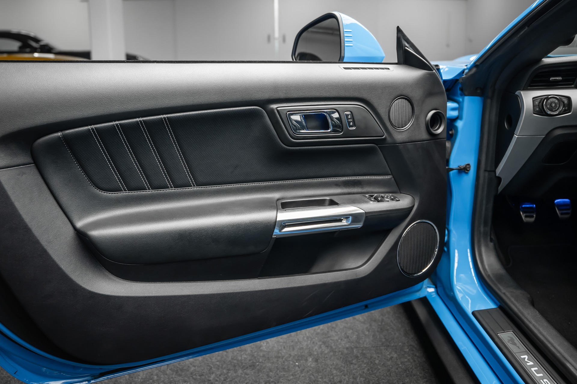 FORD * Mustang 5.0 V8 HANDSCHALTUNG GT BLUE EDITION SPORTPAKET *-image-14